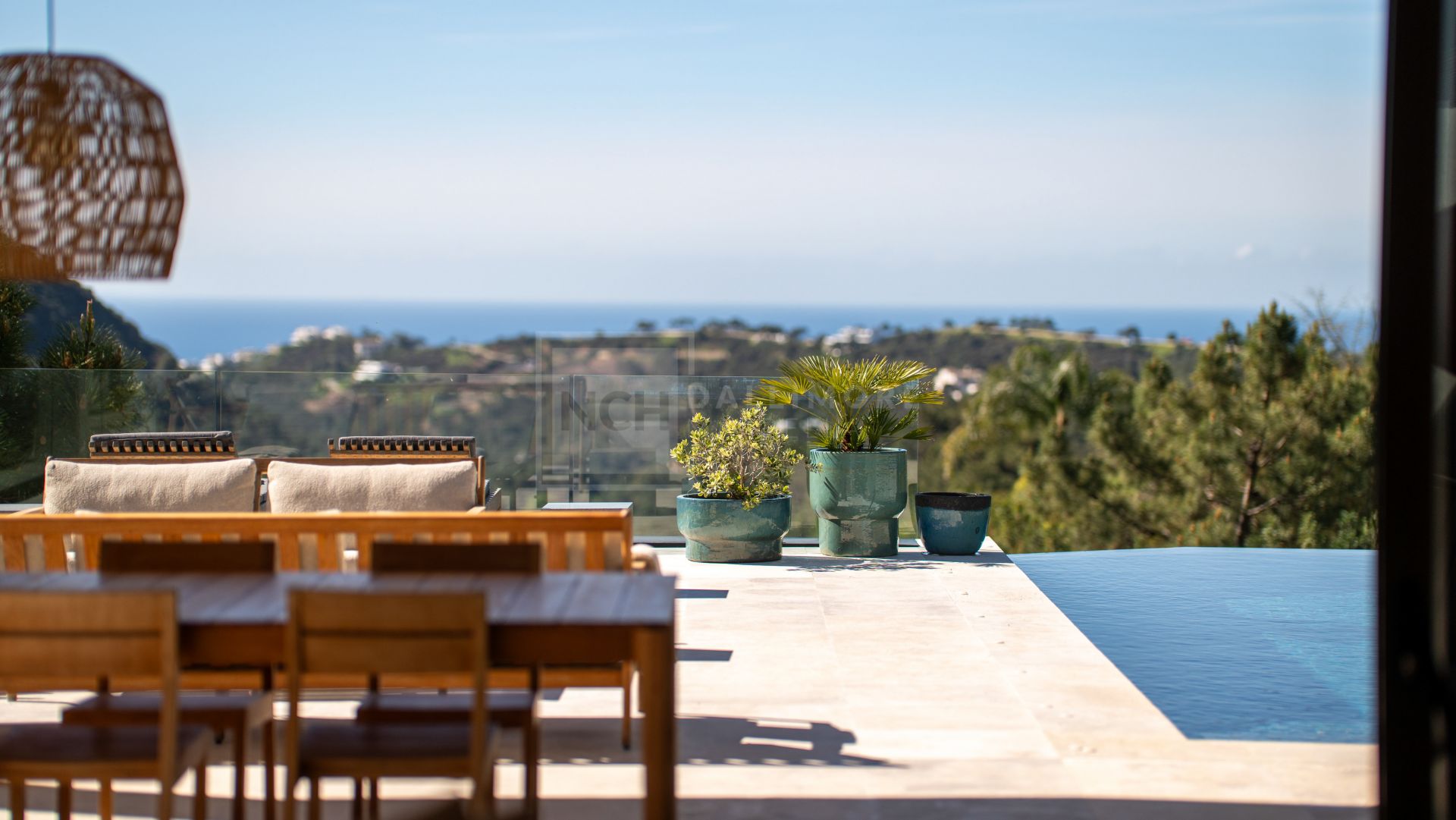 Villa de diseño con 5 dormitorios, spa, gimnasio y vistas panorámicas