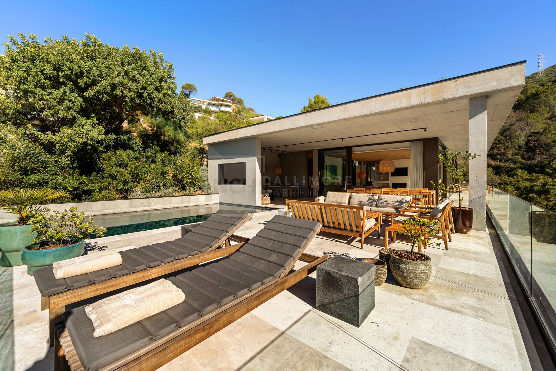 Villa de diseño con 5 dormitorios, spa, gimnasio y vistas panorámicas