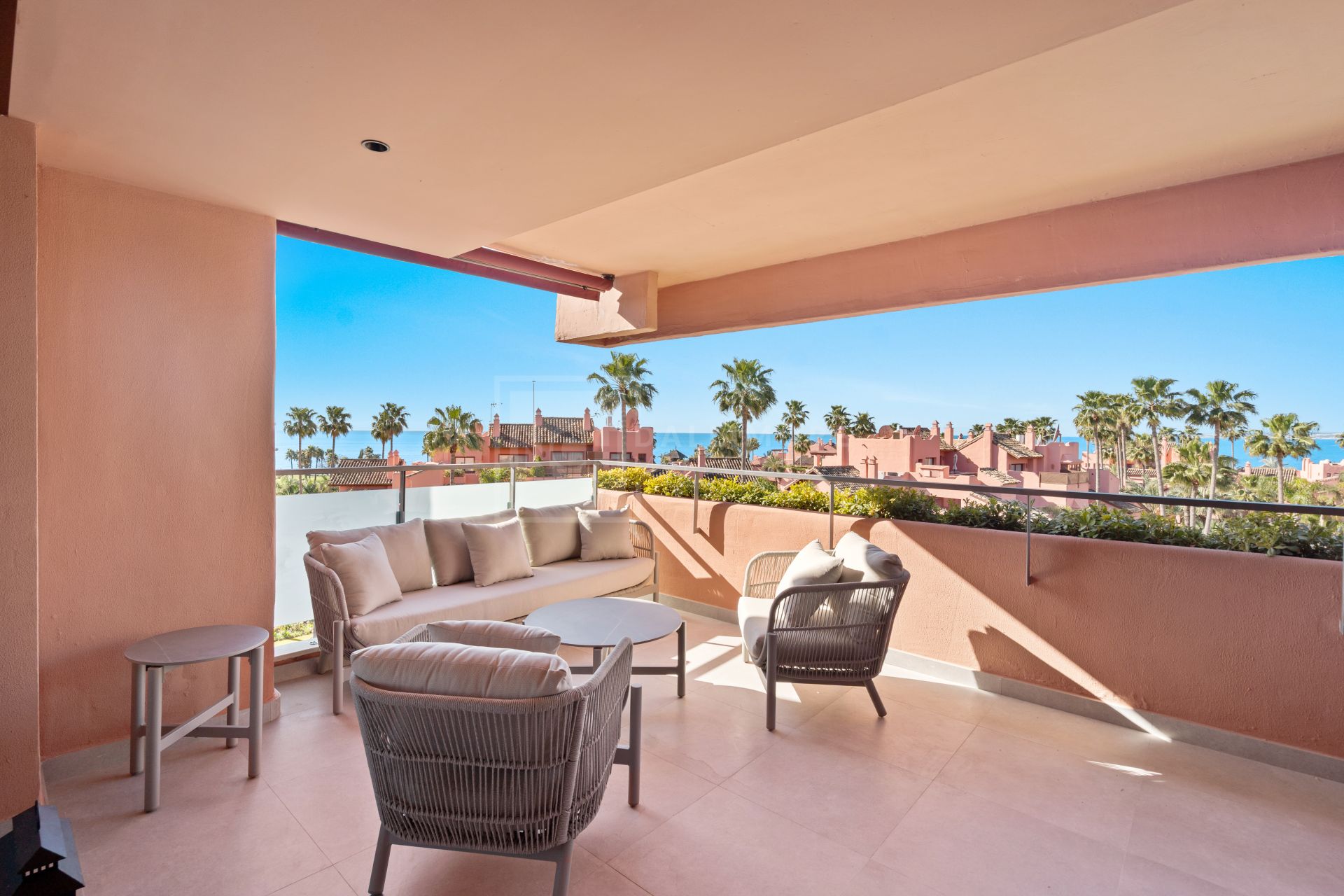 Sea View Luxury Penthouse - Newly Renovated on the Beach Side New Golden Mile