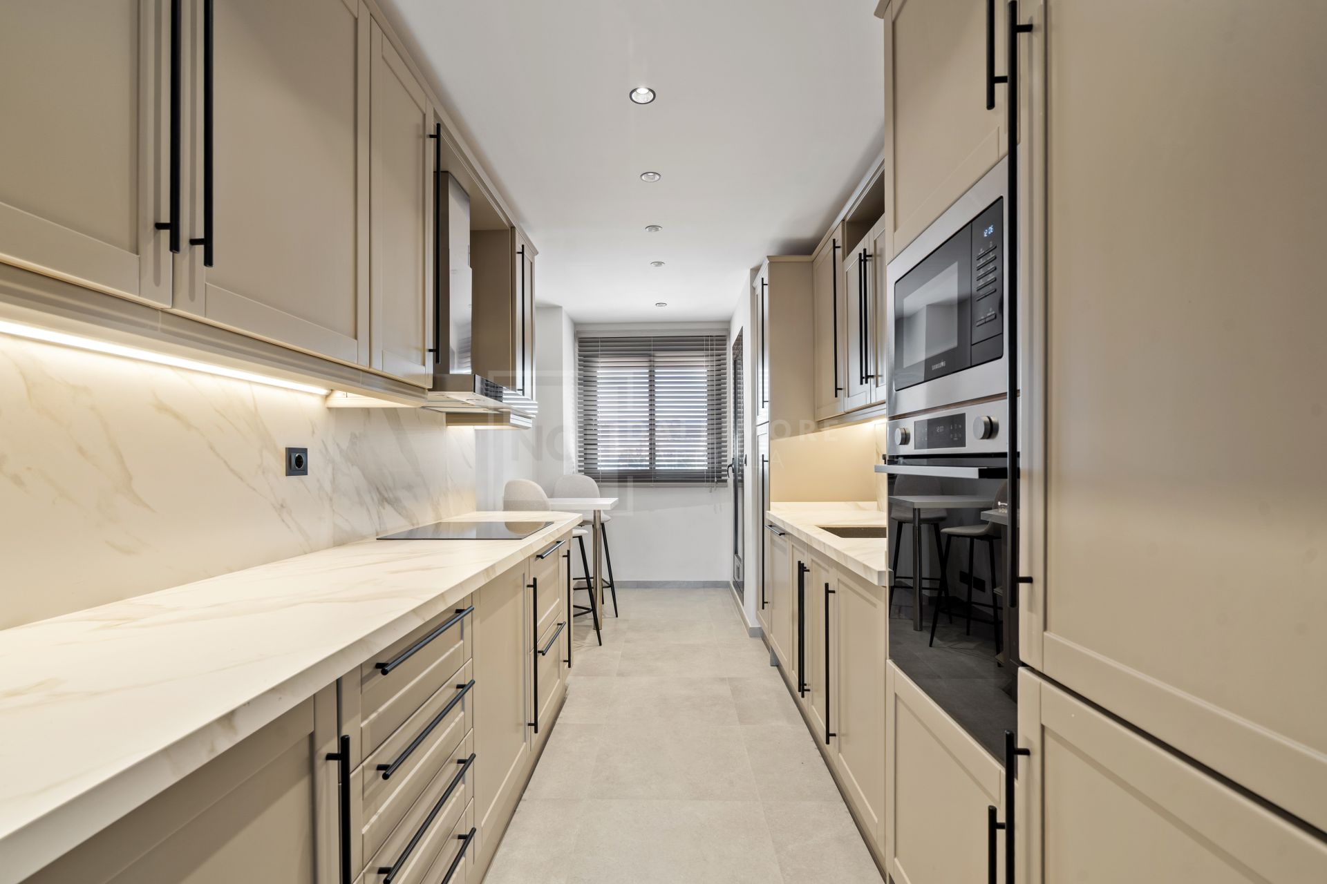 Sea View Luxury Penthouse - Newly Renovated on the Beach Side New Golden Mile