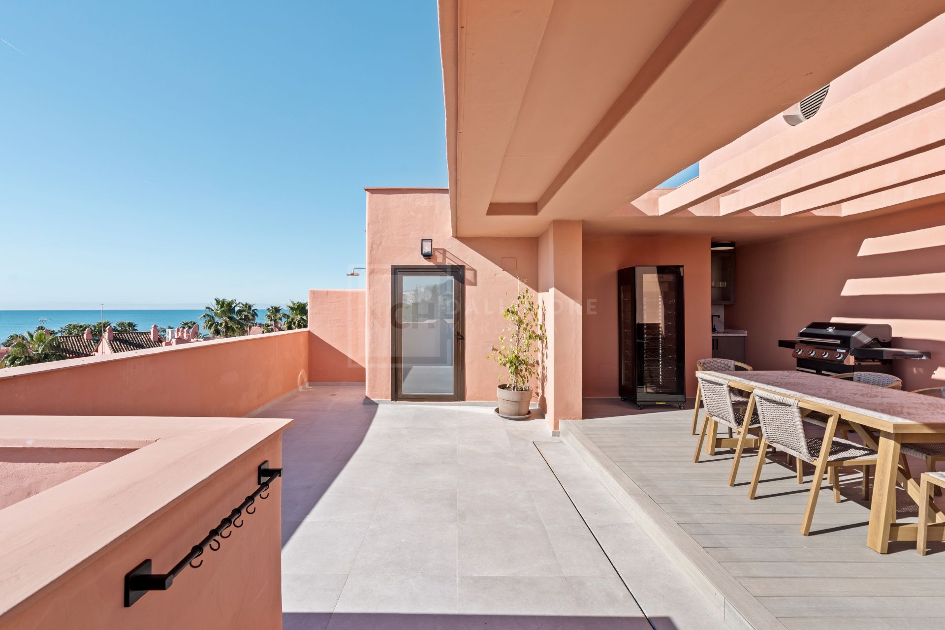 Sea View Luxury Penthouse - Newly Renovated on the Beach Side New Golden Mile
