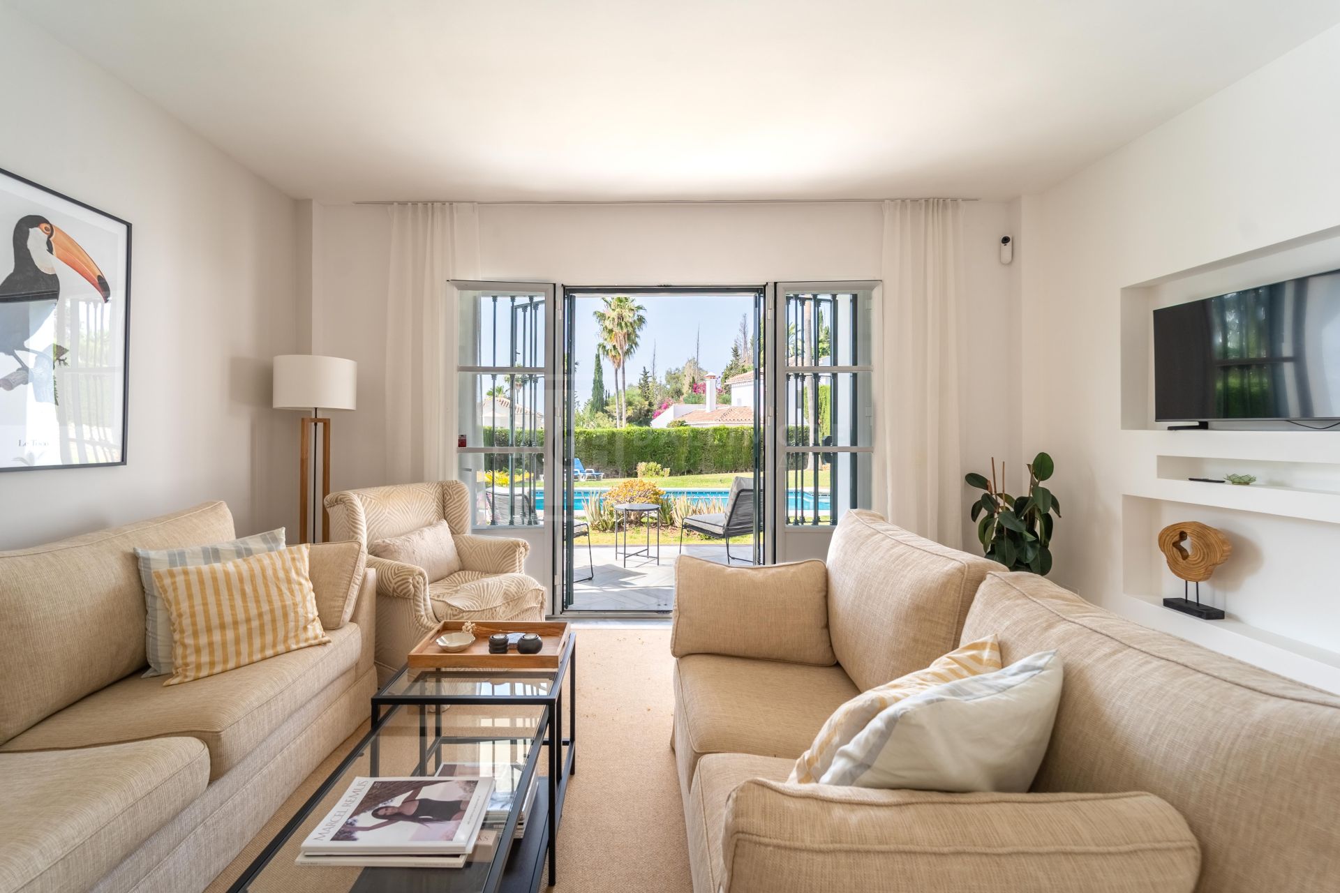 Villa en venta en Elviria, Marbella Este