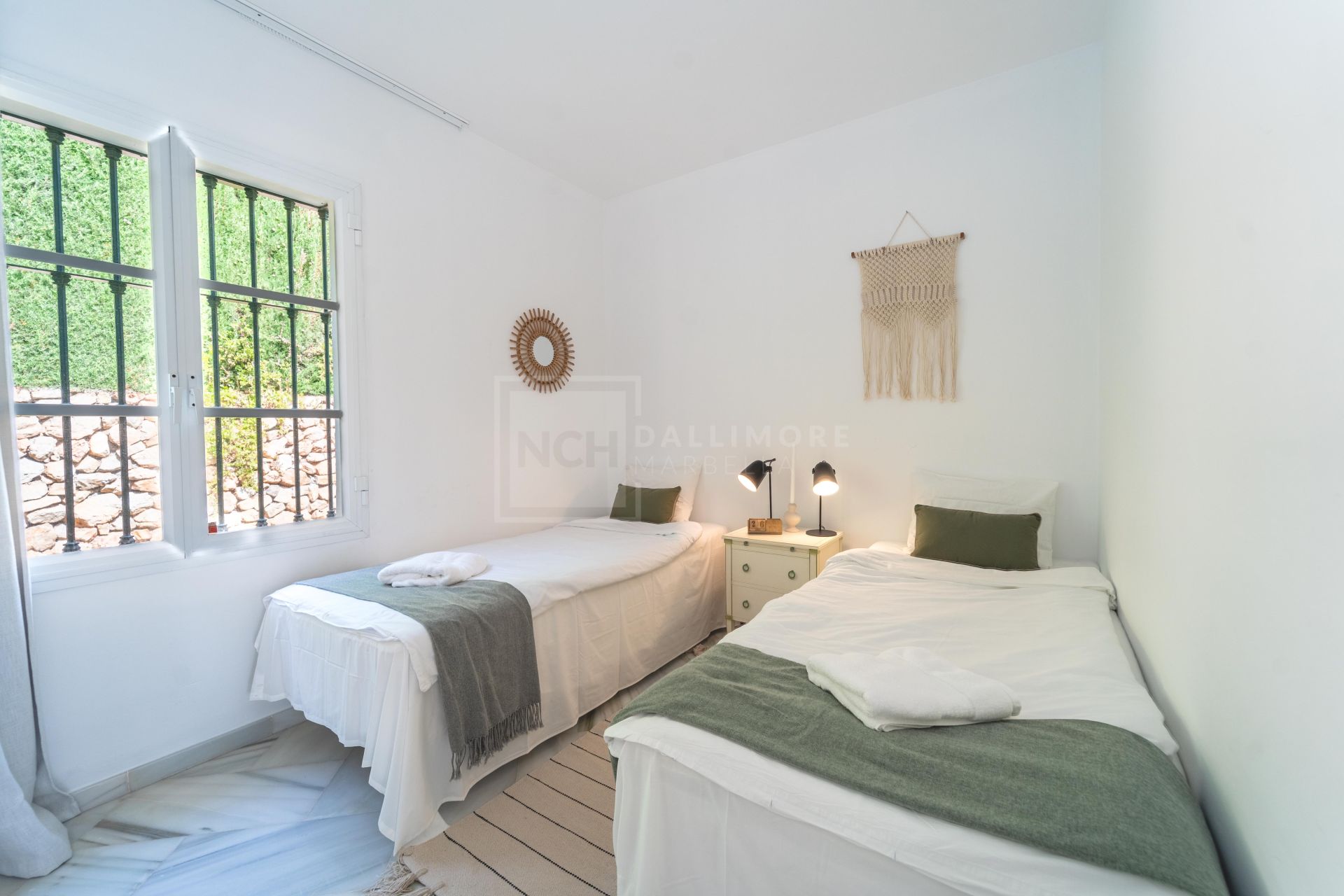 Villa en venta en Elviria, Marbella Este
