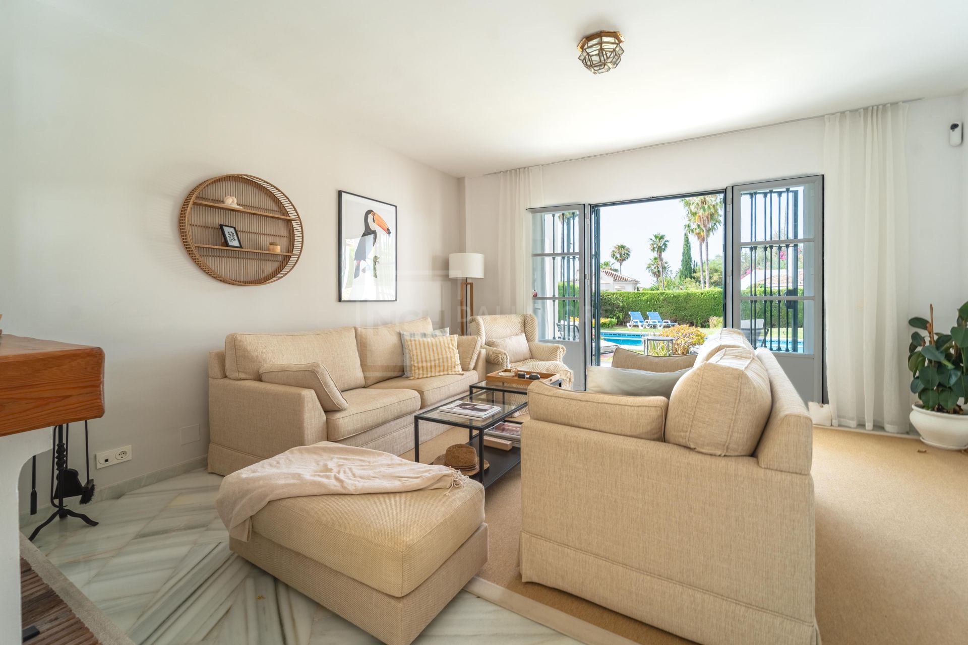 Villa en venta en Elviria, Marbella Este