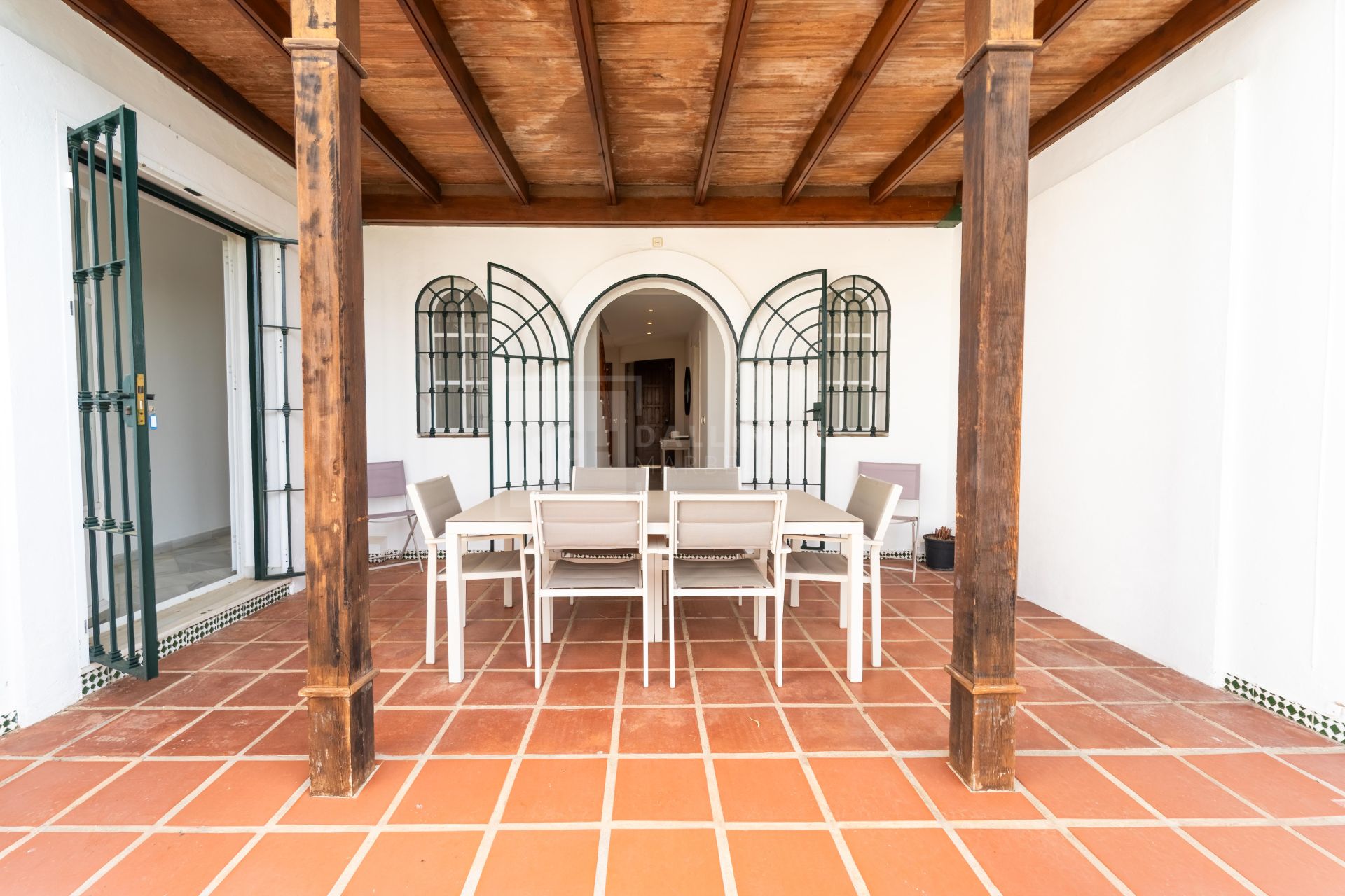 Villa en venta en Elviria, Marbella Este