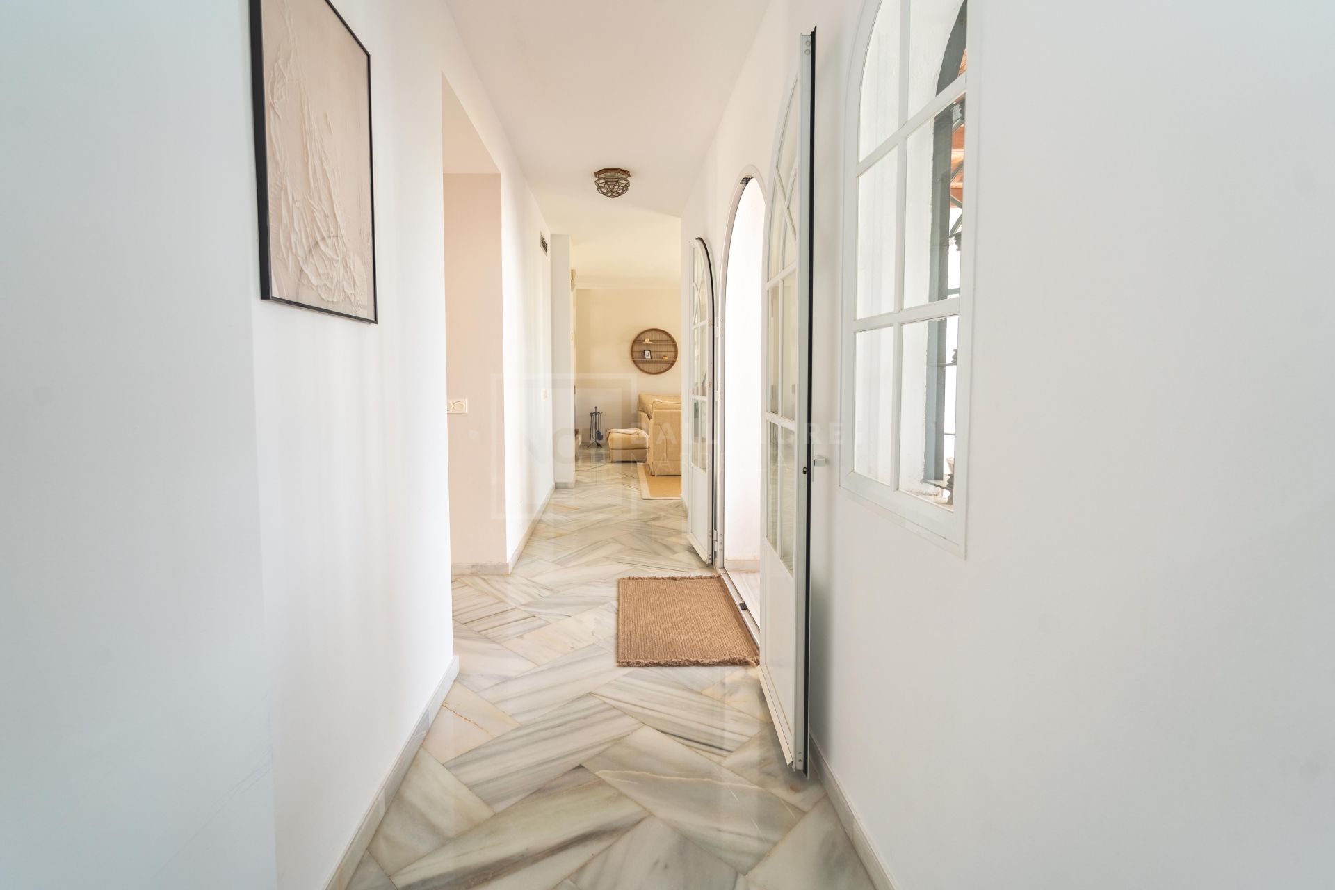 Villa en venta en Elviria, Marbella Este