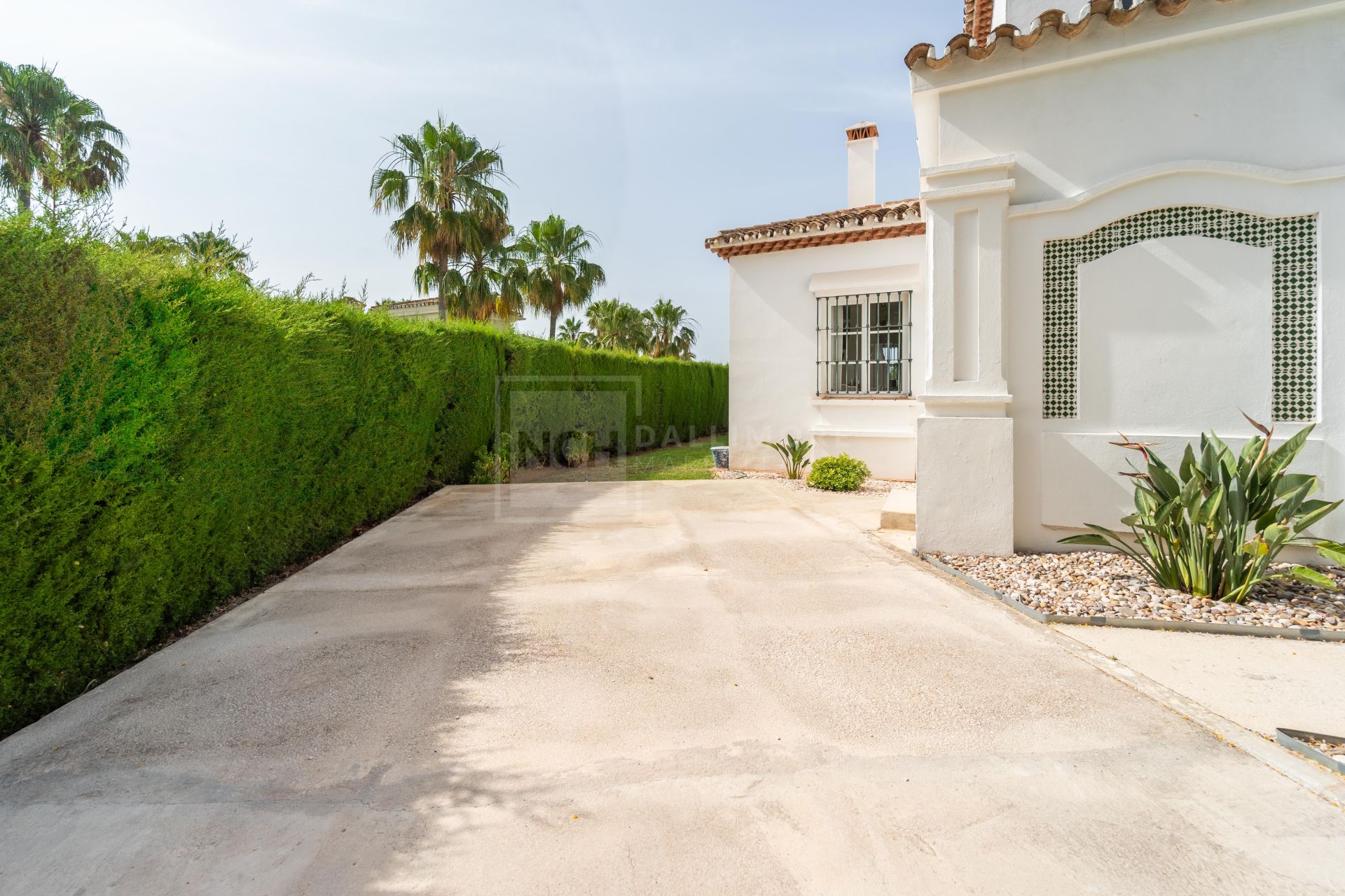 Villa en venta en Elviria, Marbella Este