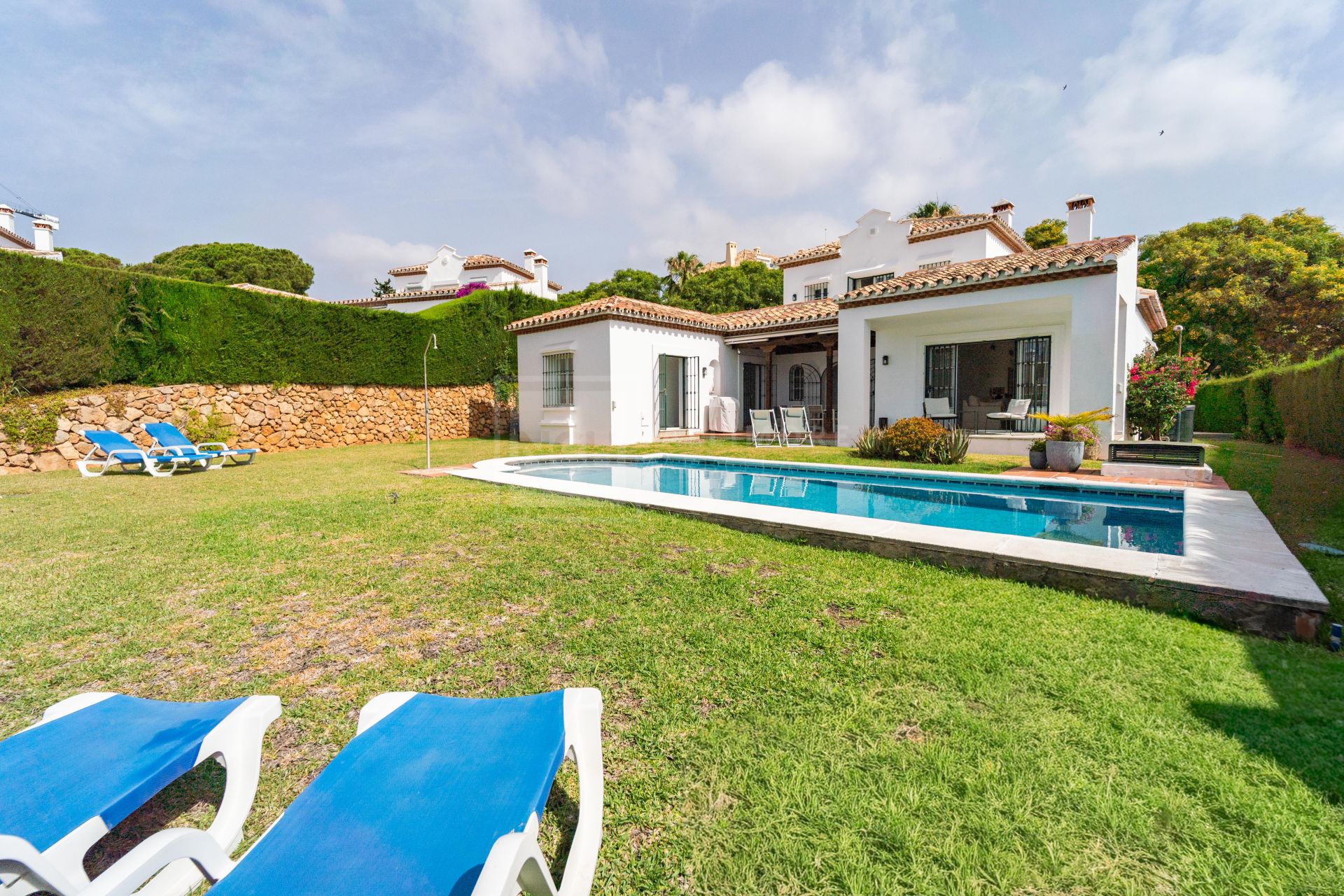 Villa en venta en Elviria, Marbella Este