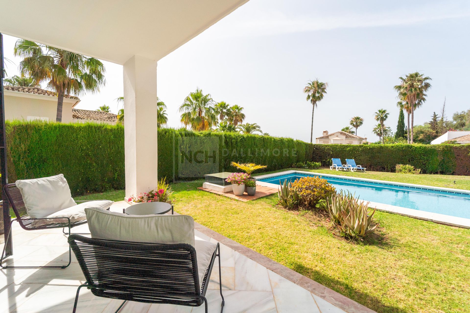 Villa en venta en Elviria, Marbella Este