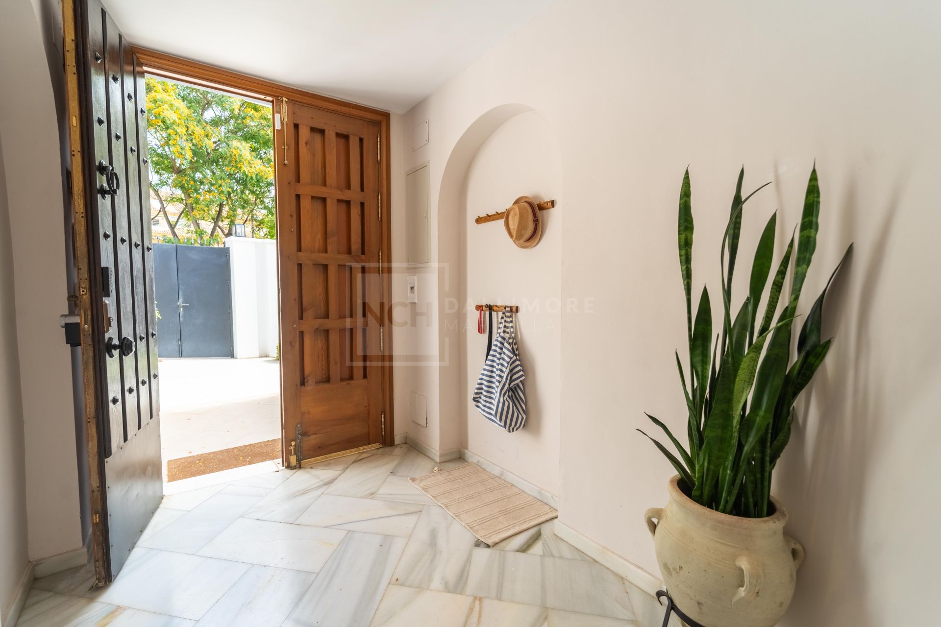 Villa en venta en Elviria, Marbella Este