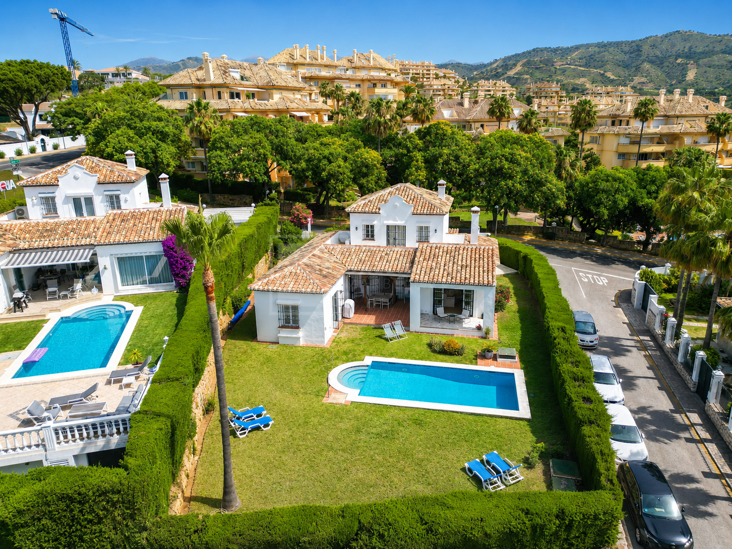 Villa en venta en Elviria, Marbella Este