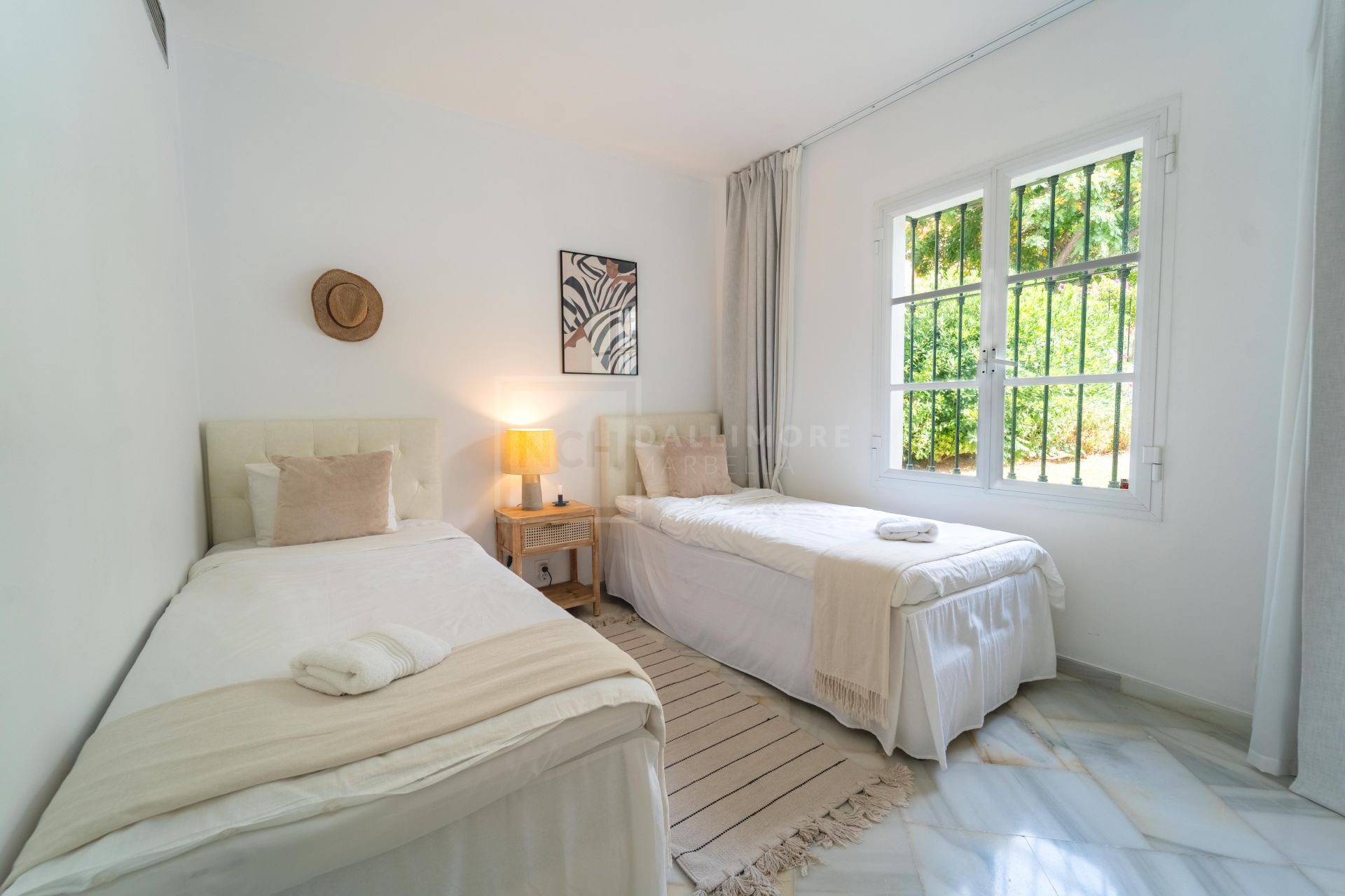 Villa en venta en Elviria, Marbella Este