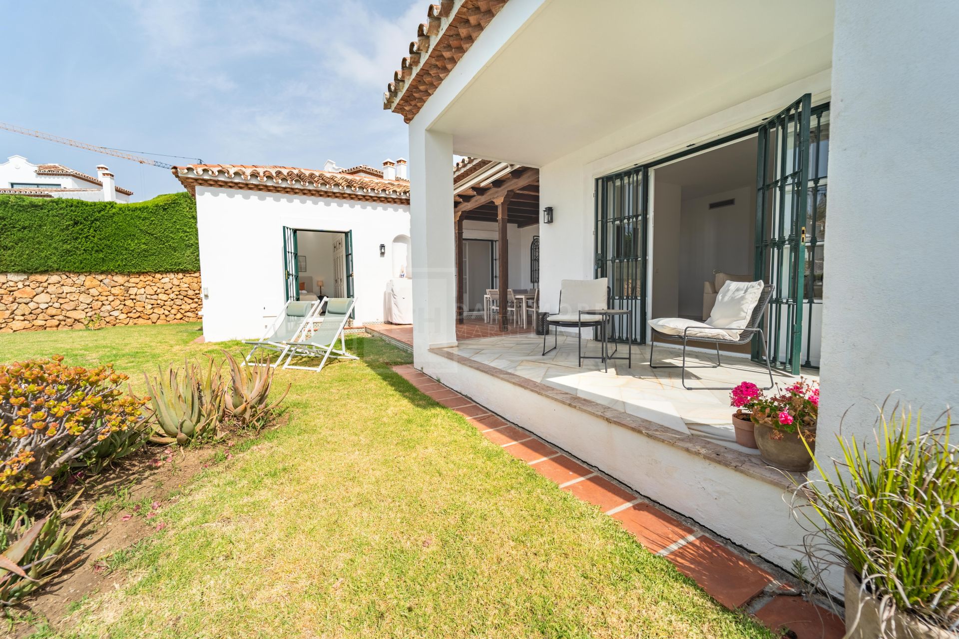 Villa en venta en Elviria, Marbella Este
