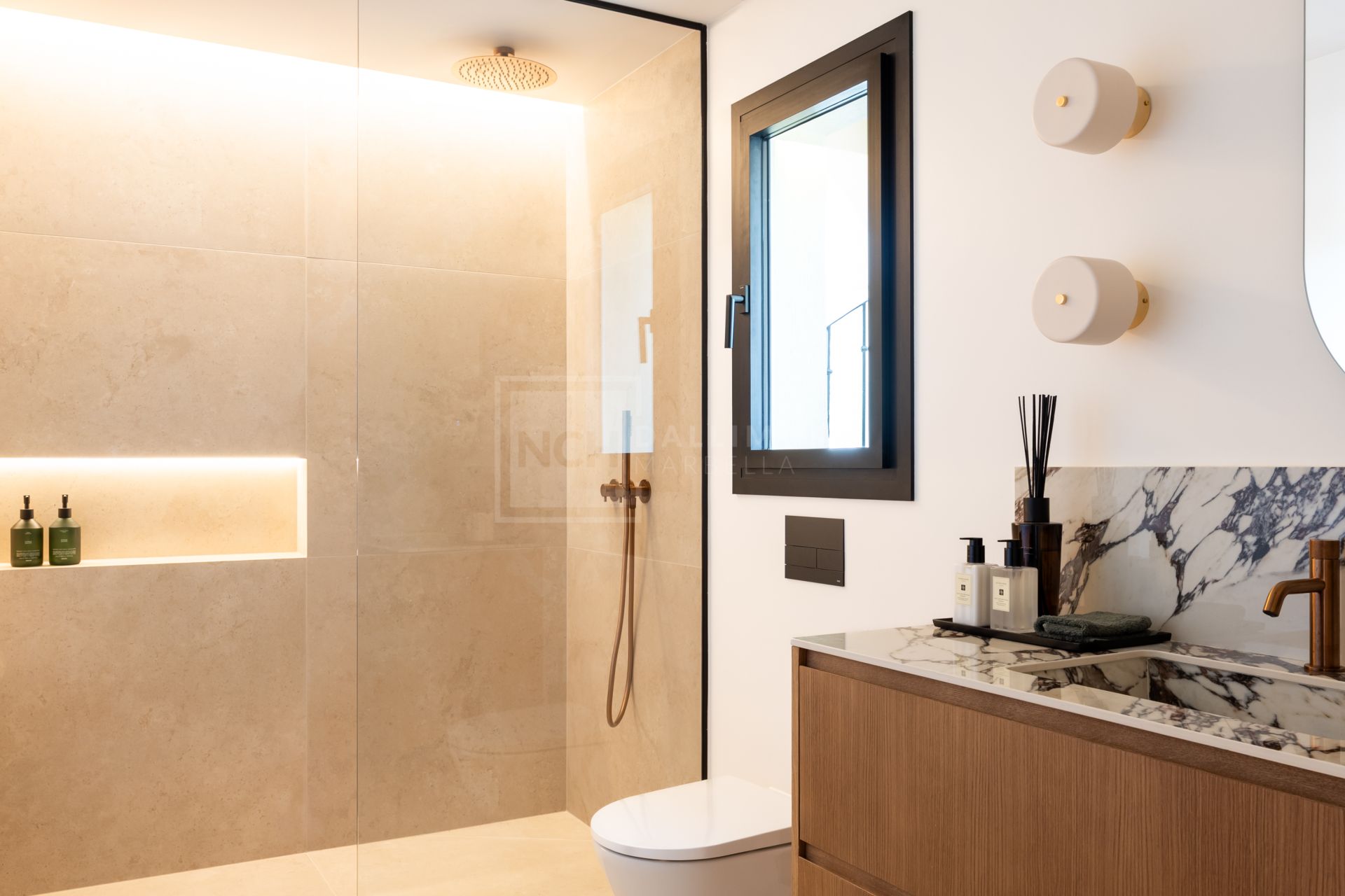 Luxury Townhouse in Benahavís with 4 bedrooms