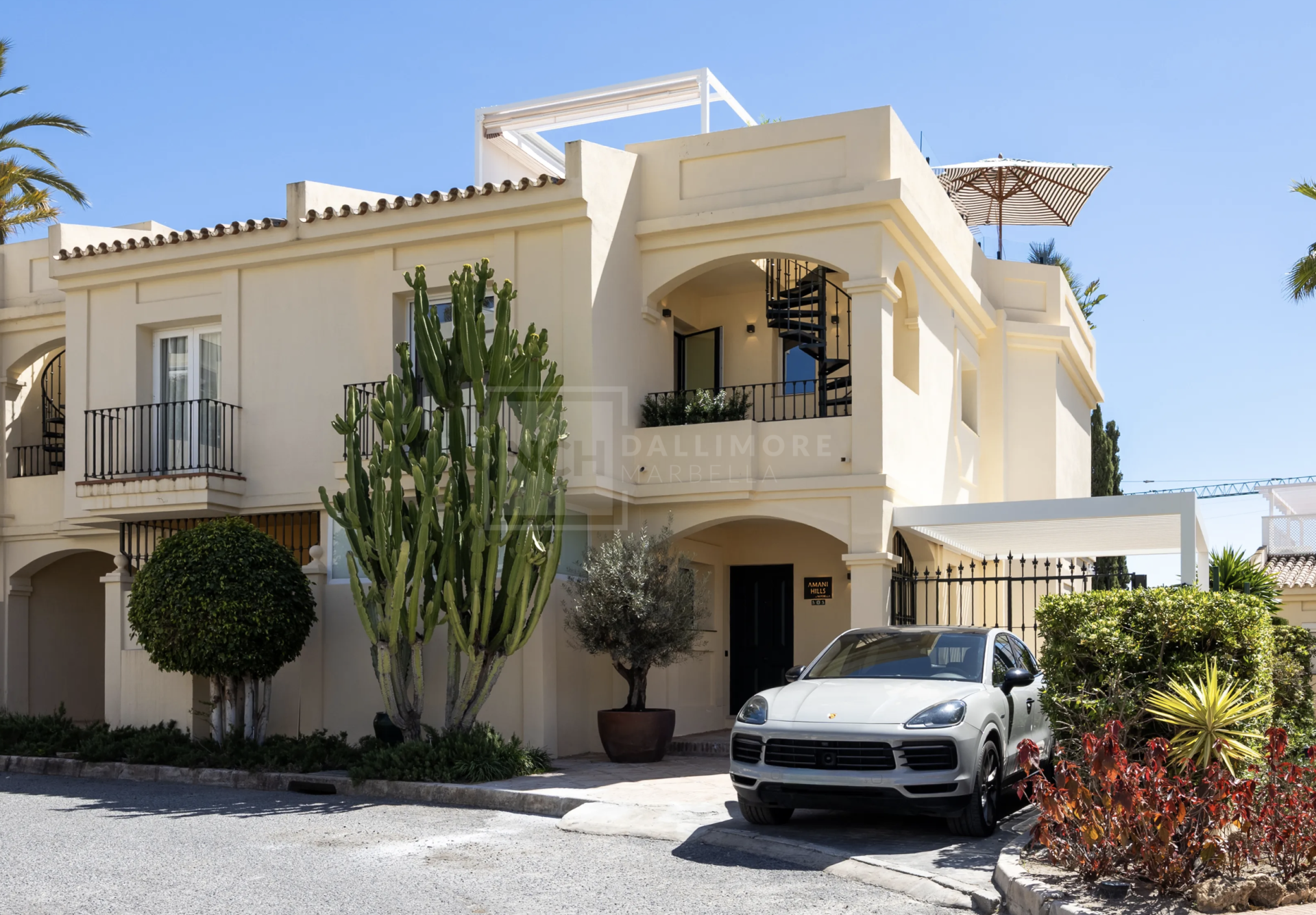 Luxury Townhouse in Benahavís with 4 bedrooms