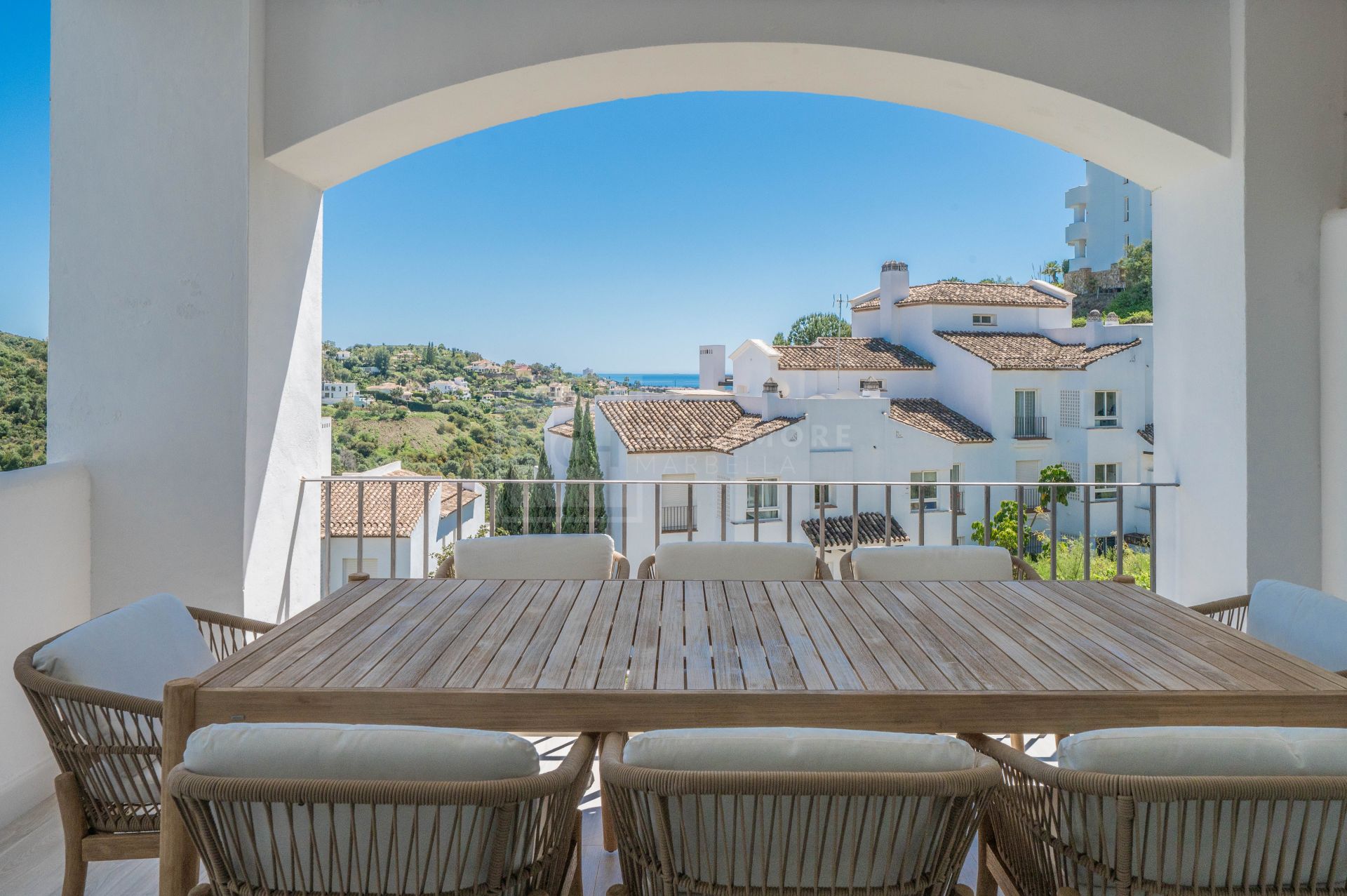 Bright and Modern 3 bedroom middle-floor apartment with sea and golf views in Altos de La Quinta