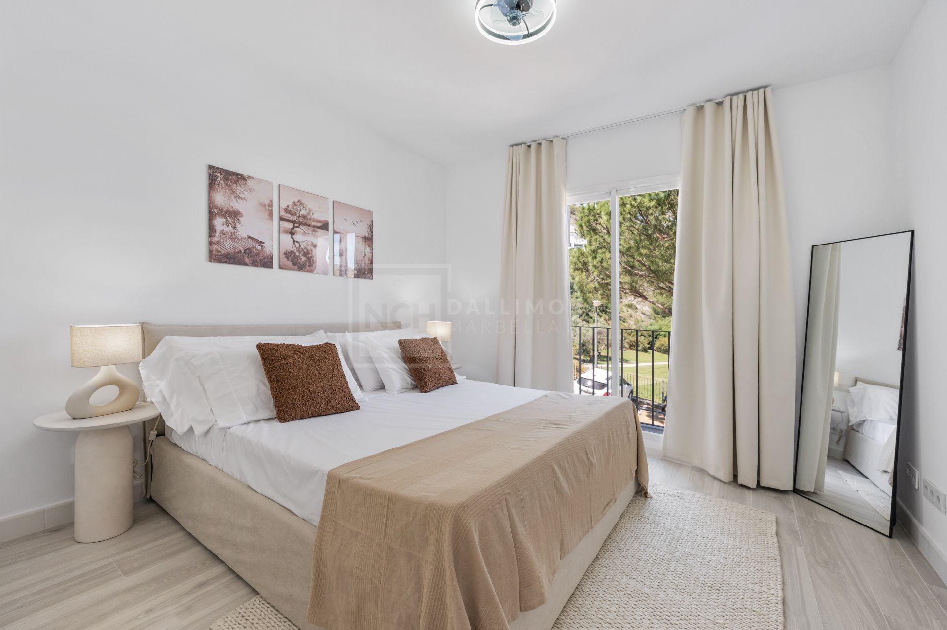 Bright and Modern 3 bedroom middle-floor apartment with sea and golf views in Altos de La Quinta