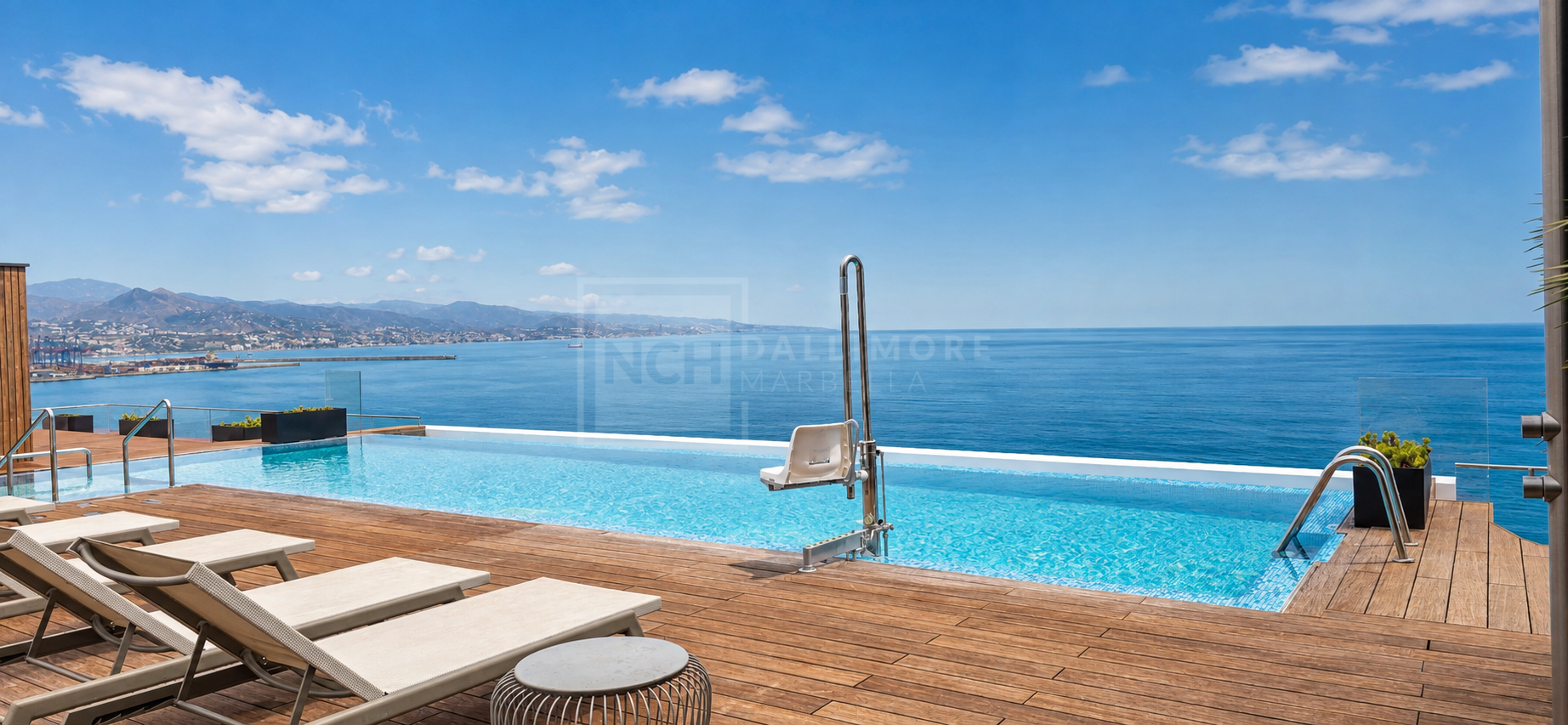 Front Line Beach Apartment in Málaga Towers
