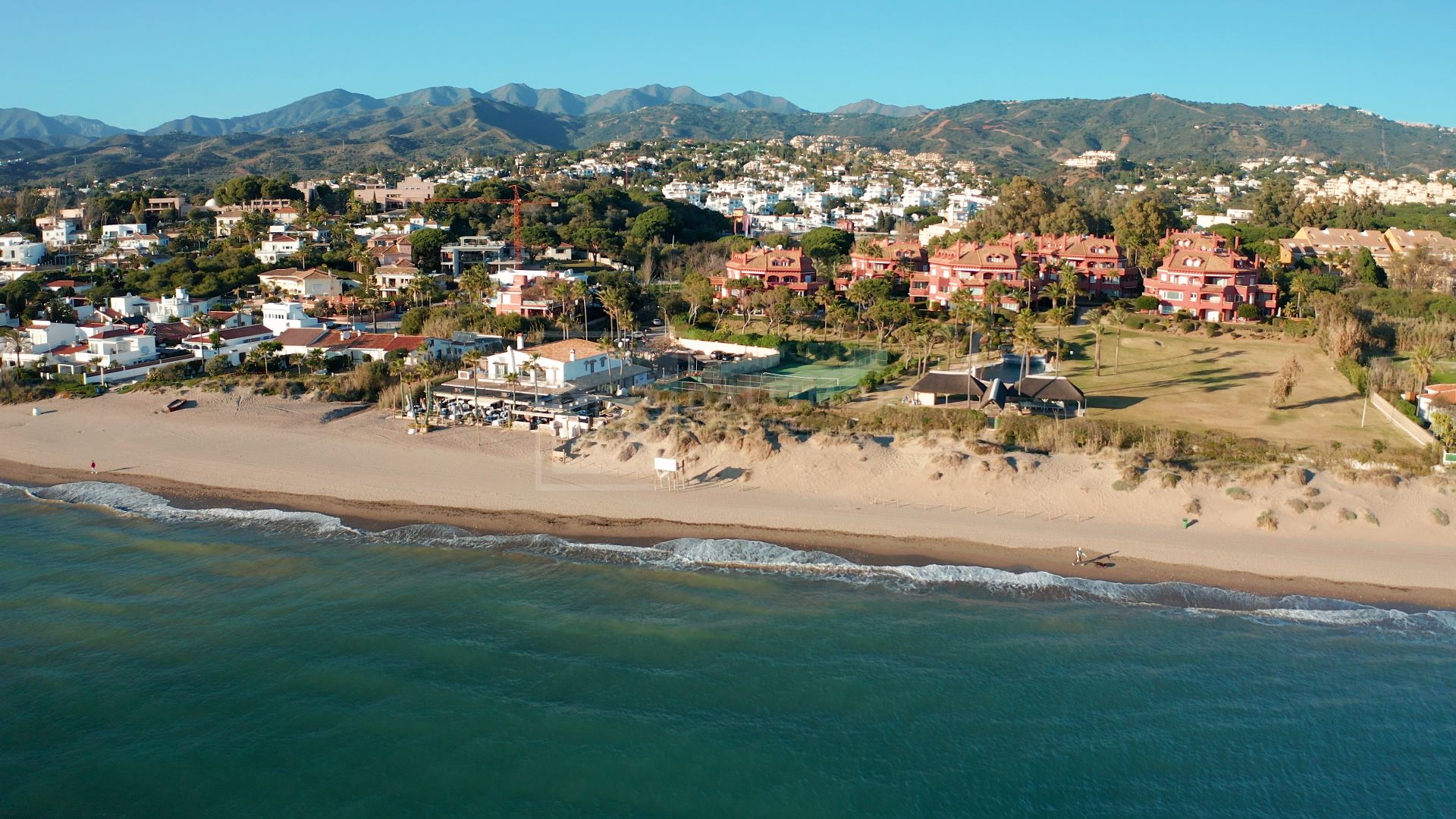Fantastic townhouse located in the new housing development Estrella del Mar Villas Marbella.