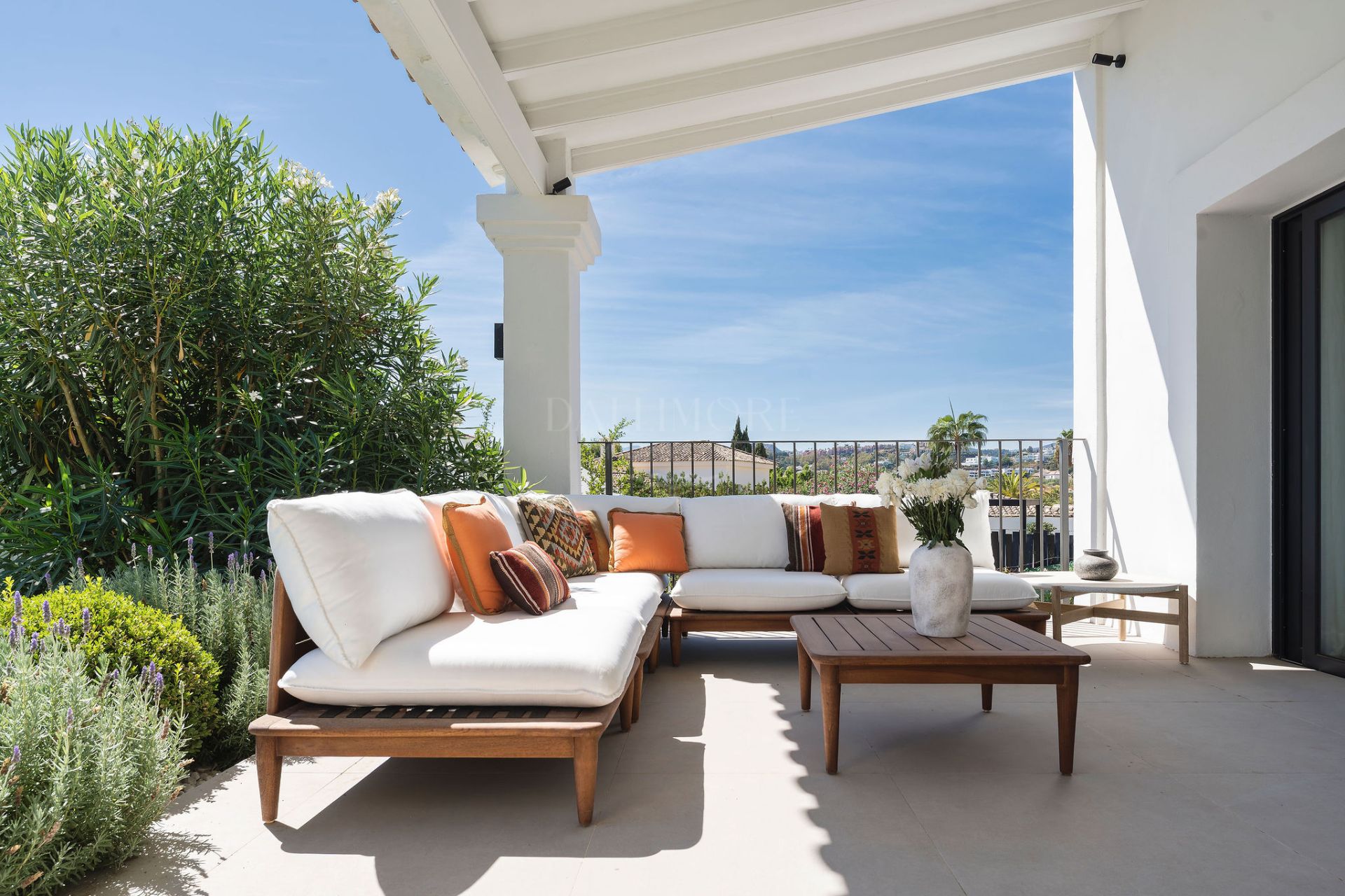 Welcome to Villa Rosalia — Refined Luxury with Stunning Seaviews in Nueva Andalucía, Marbella
