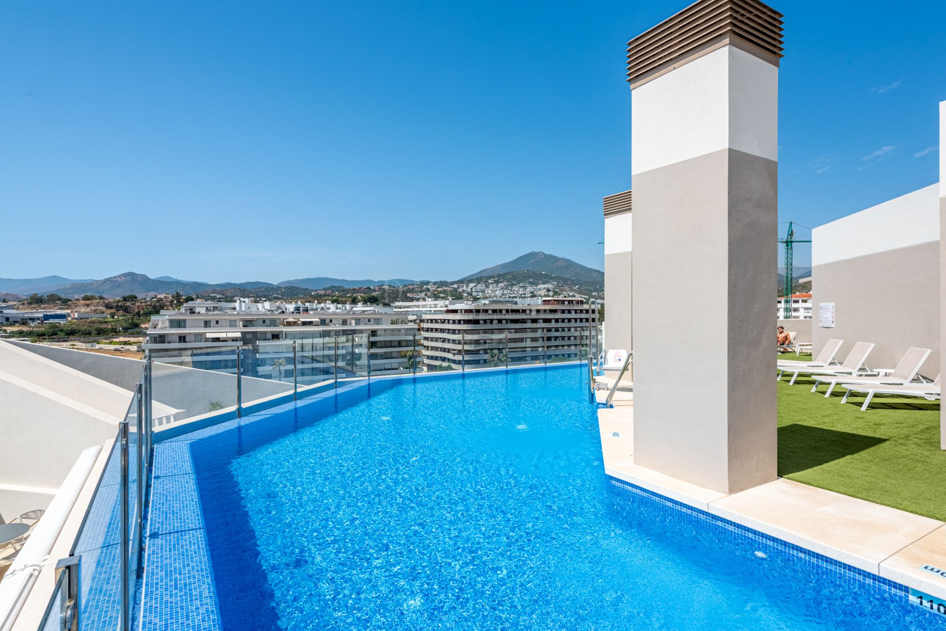 Brand-New 3-Bedroom Apartment for Long-Term Rent in La Campana, Nueva Andalucía