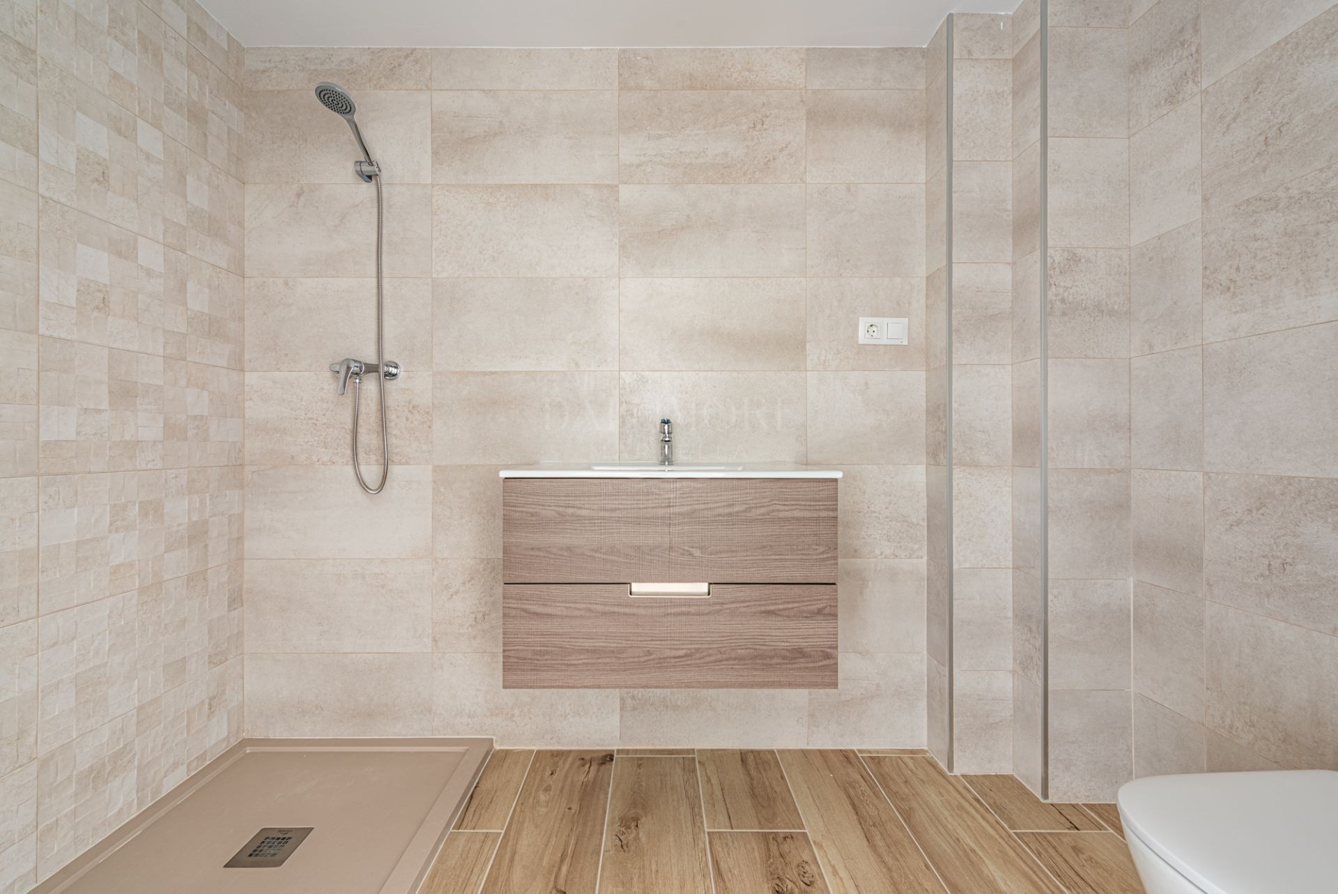 Brand-New 3-Bedroom Apartment for Long-Term Rent in La Campana, Nueva Andalucía