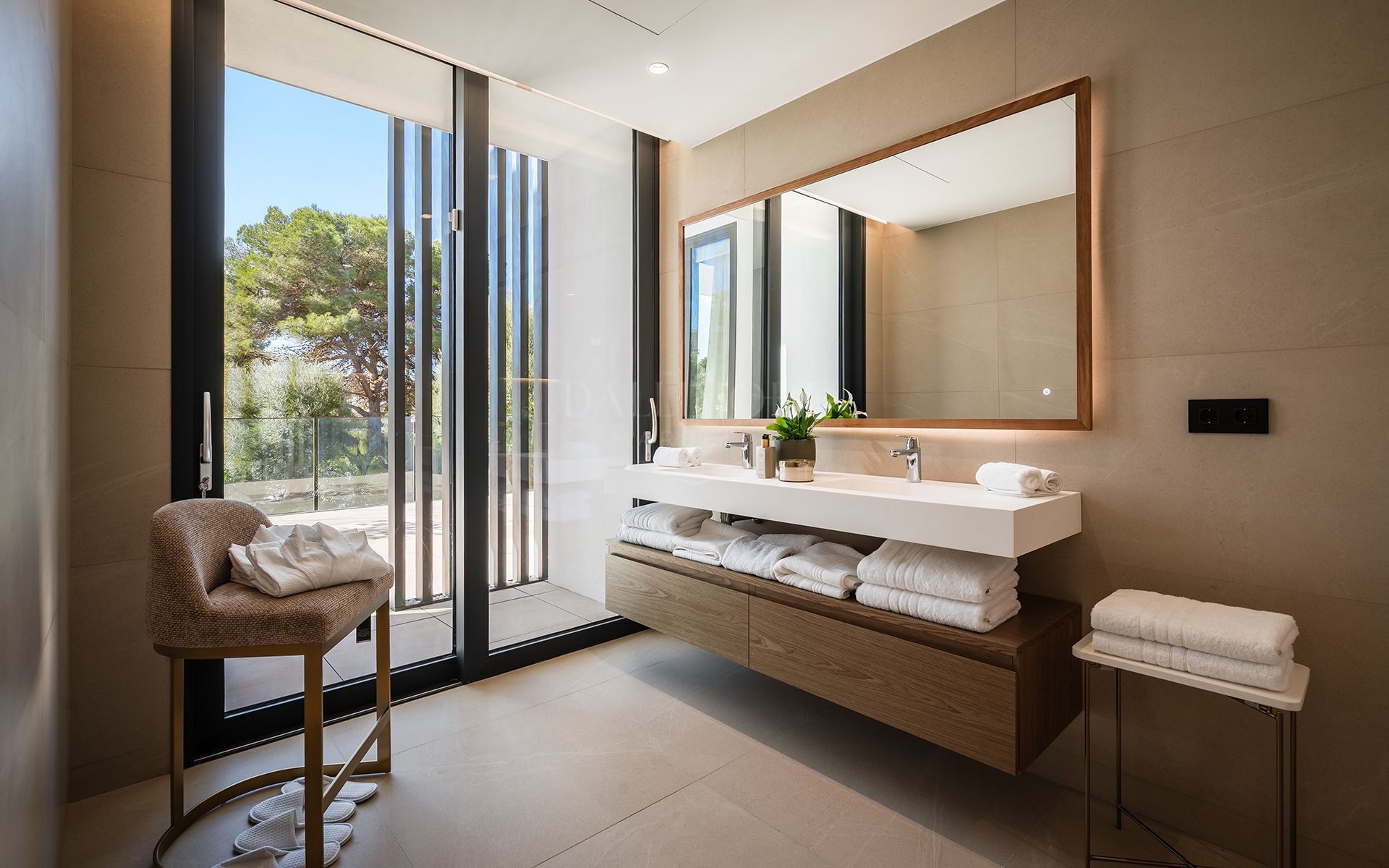 A Masterpiece of Modern Elegance in Sotogrande’s Kings and Queens