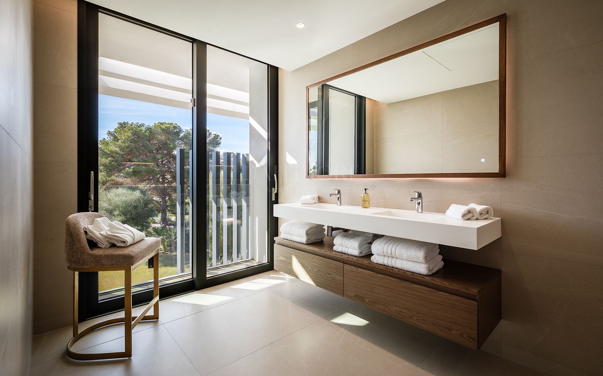 A Masterpiece of Modern Elegance in Sotogrande’s Kings and Queens