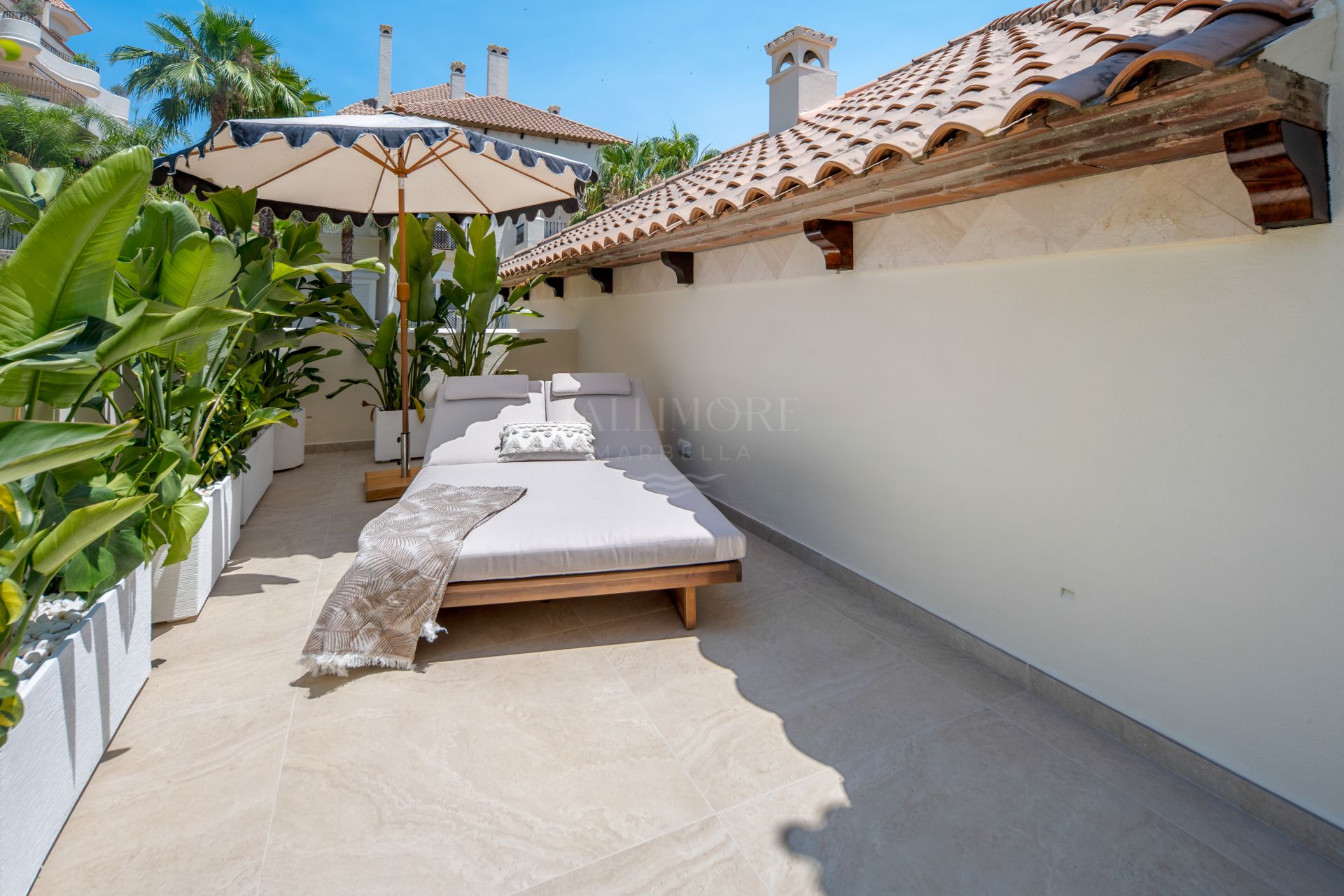 South-Facing Three-Bedroom Penthouse with Sea and Mountain Views