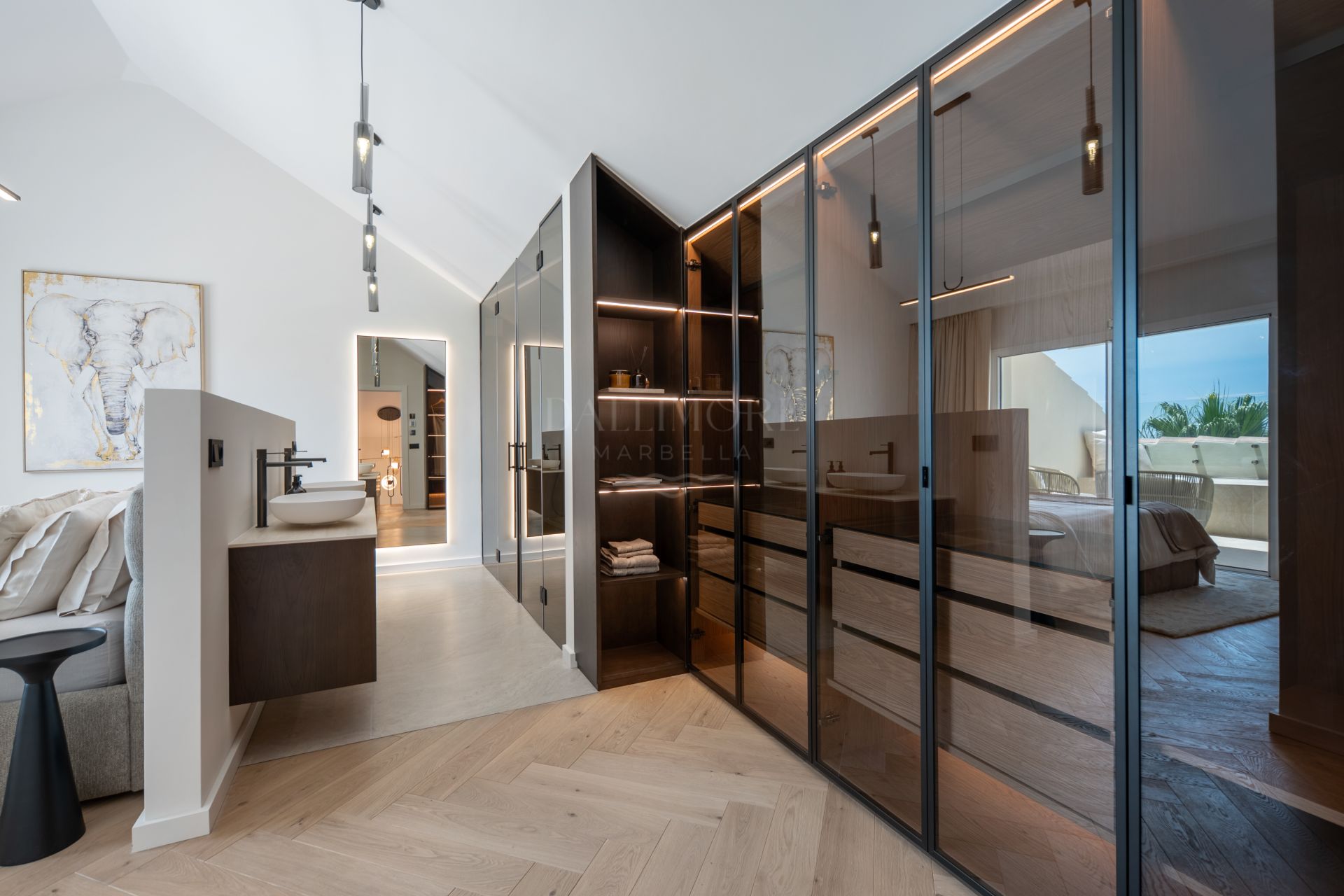 South-Facing Three-Bedroom Penthouse with Sea and Mountain Views