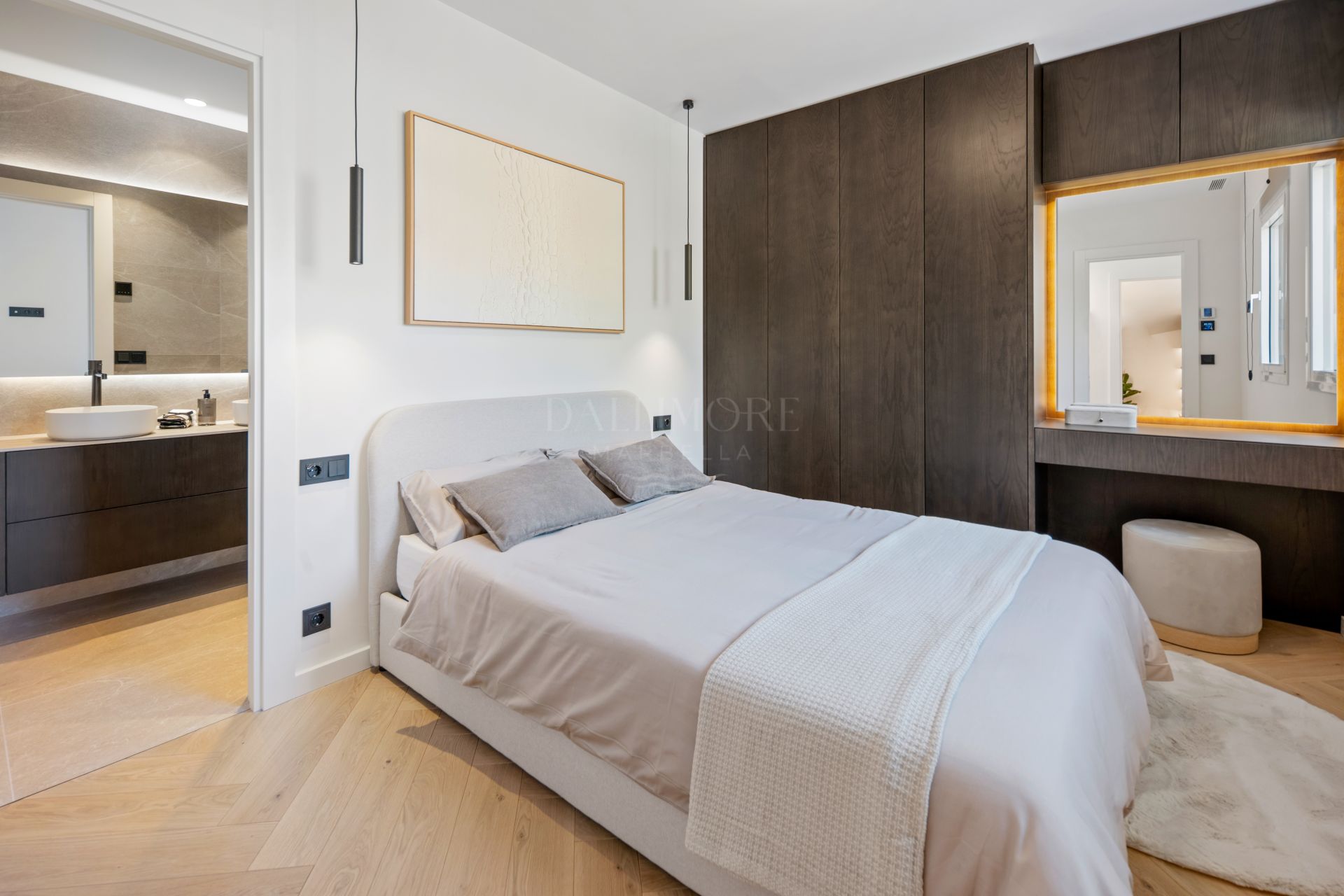 South-Facing Three-Bedroom Penthouse with Sea and Mountain Views