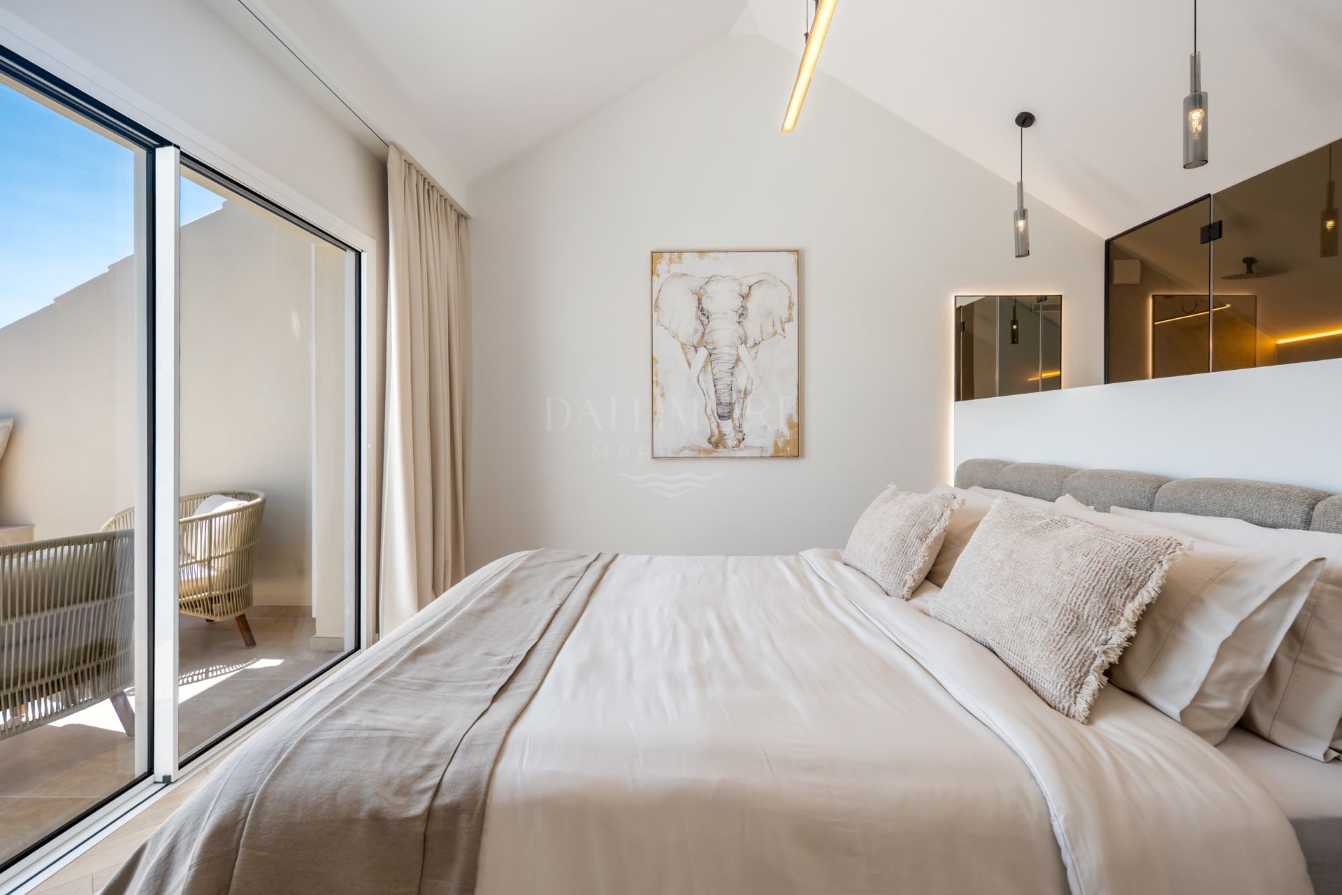 South-Facing Three-Bedroom Penthouse with Sea and Mountain Views