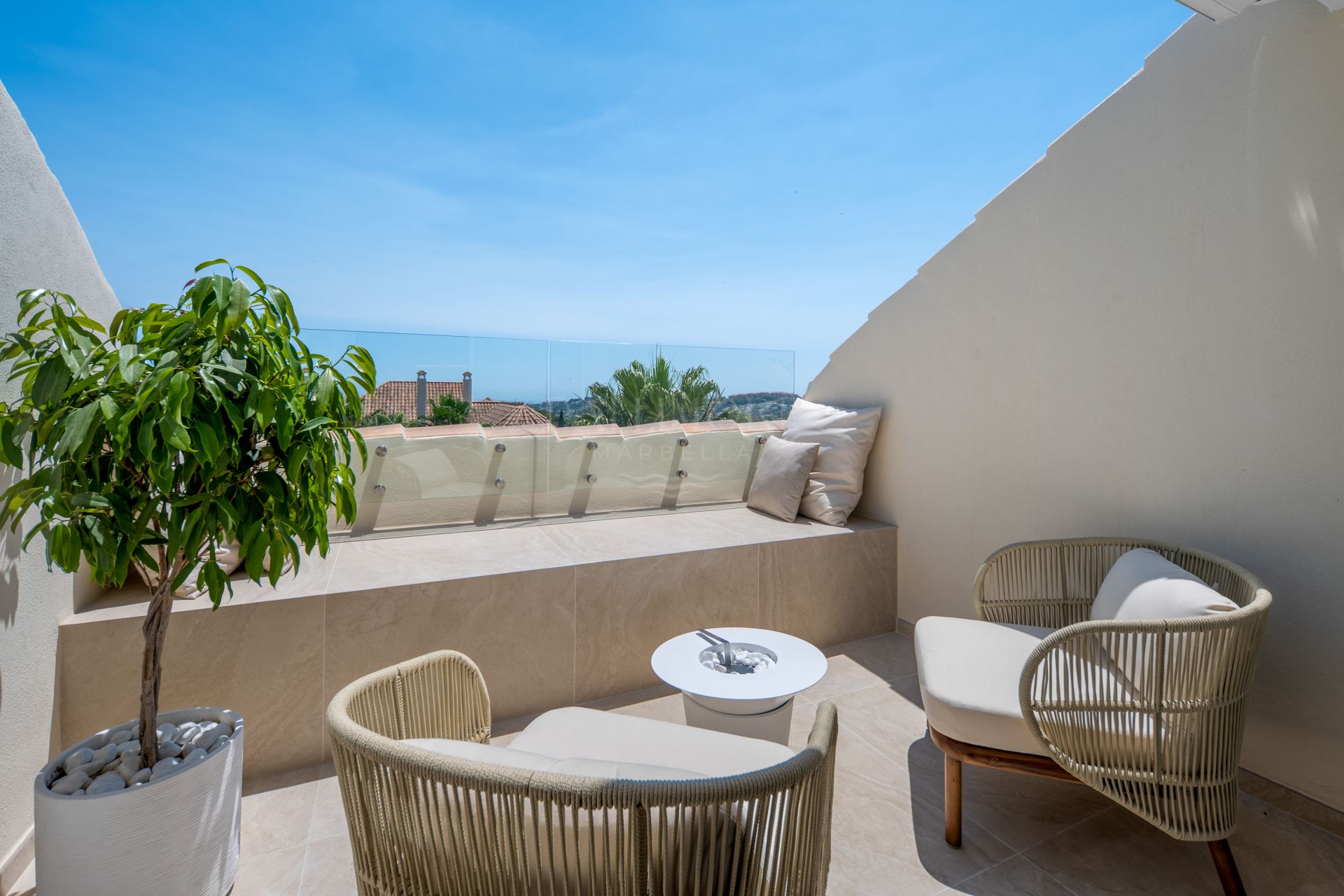 South-Facing Three-Bedroom Penthouse with Sea and Mountain Views