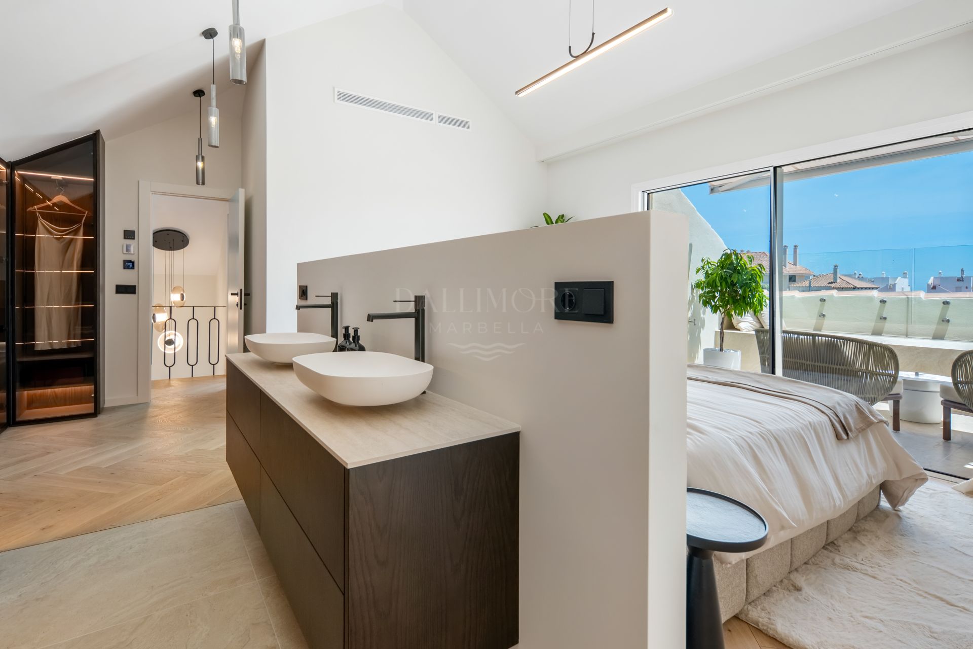 South-Facing Three-Bedroom Penthouse with Sea and Mountain Views