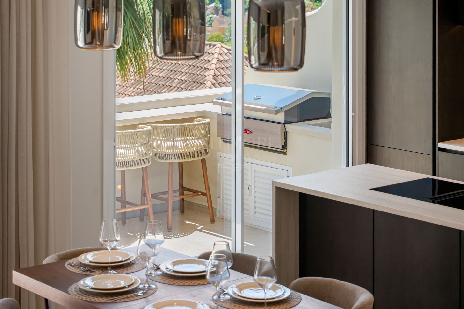 South-Facing Three-Bedroom Penthouse with Sea and Mountain Views