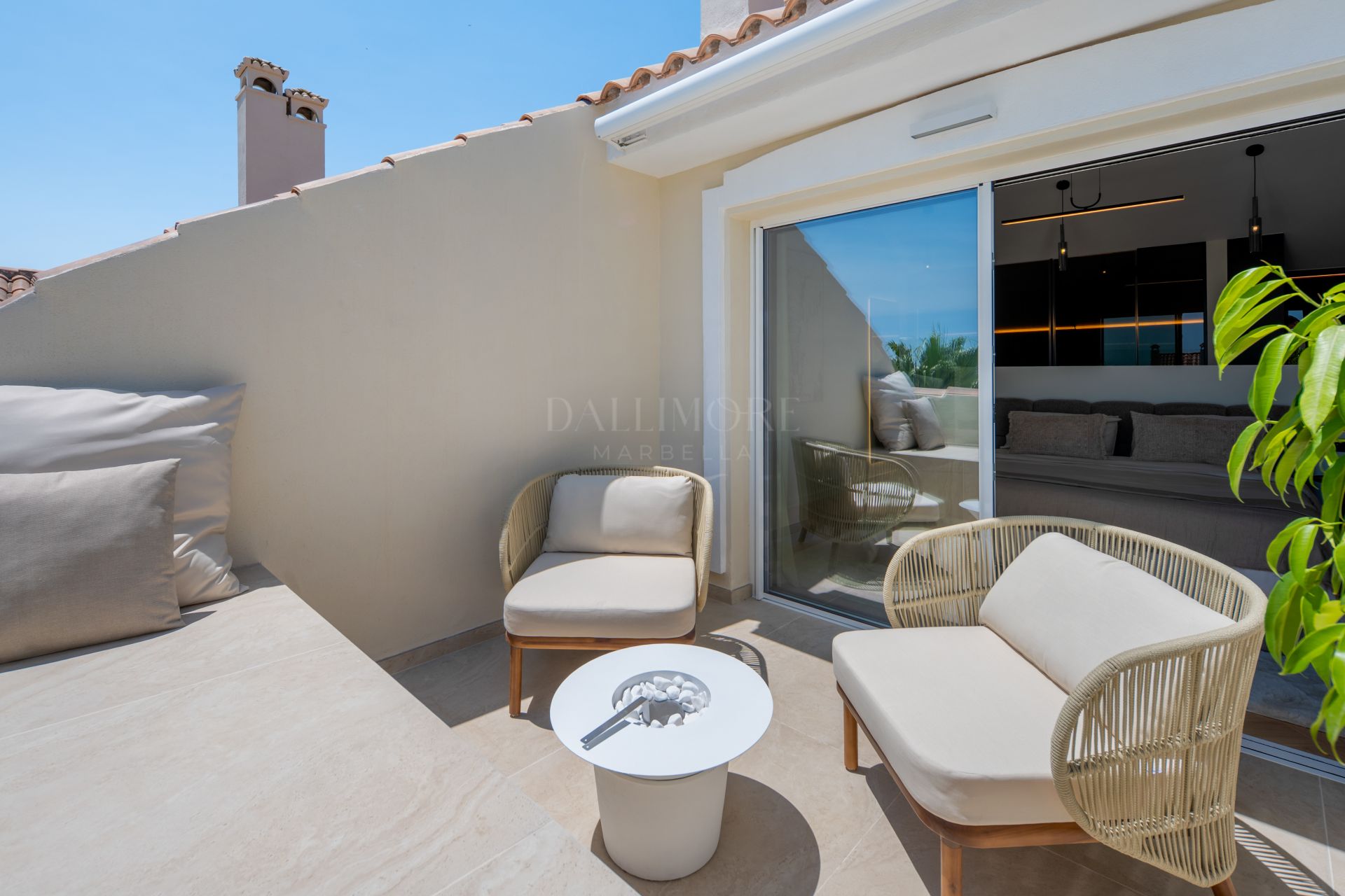 South-Facing Three-Bedroom Penthouse with Sea and Mountain Views