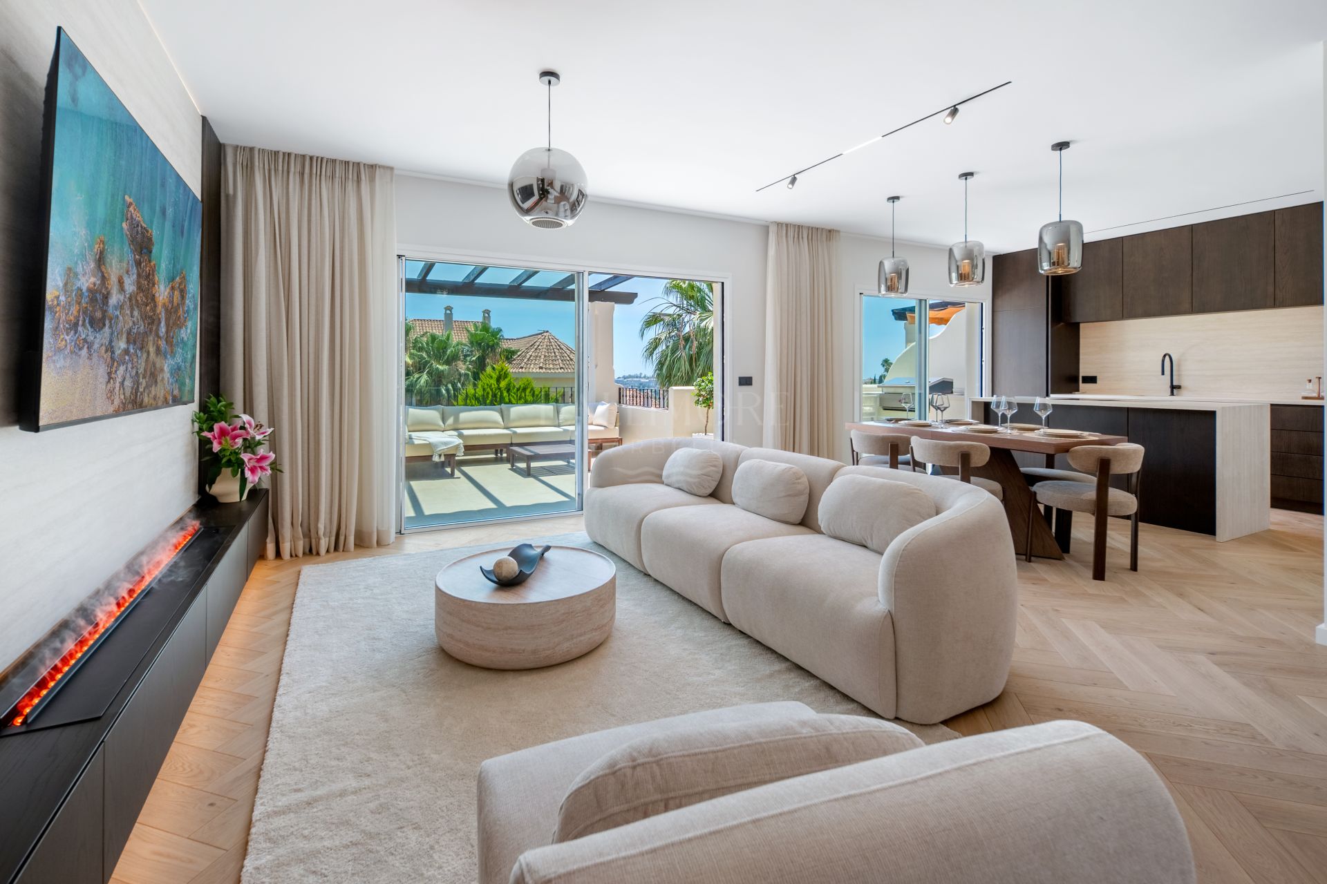 South-Facing Three-Bedroom Penthouse with Sea and Mountain Views