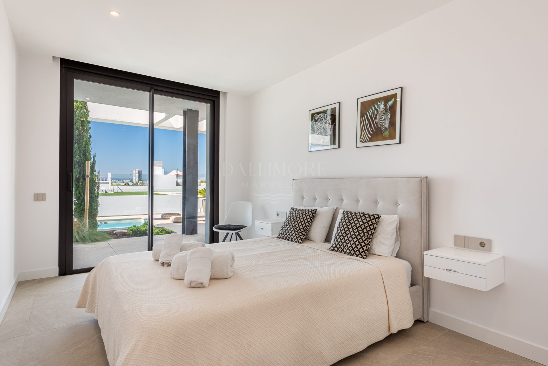 Modern 4-Bedroom Apartment With Private Pool