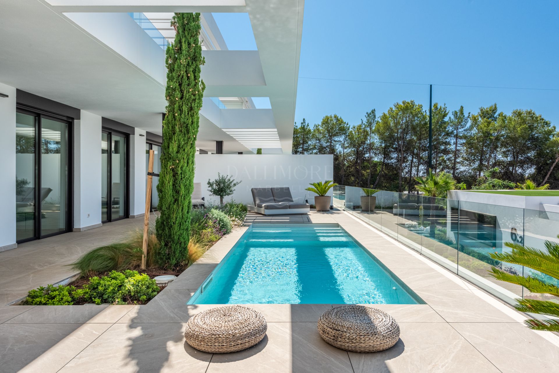 Modern 4-Bedroom Apartment With Private Pool
