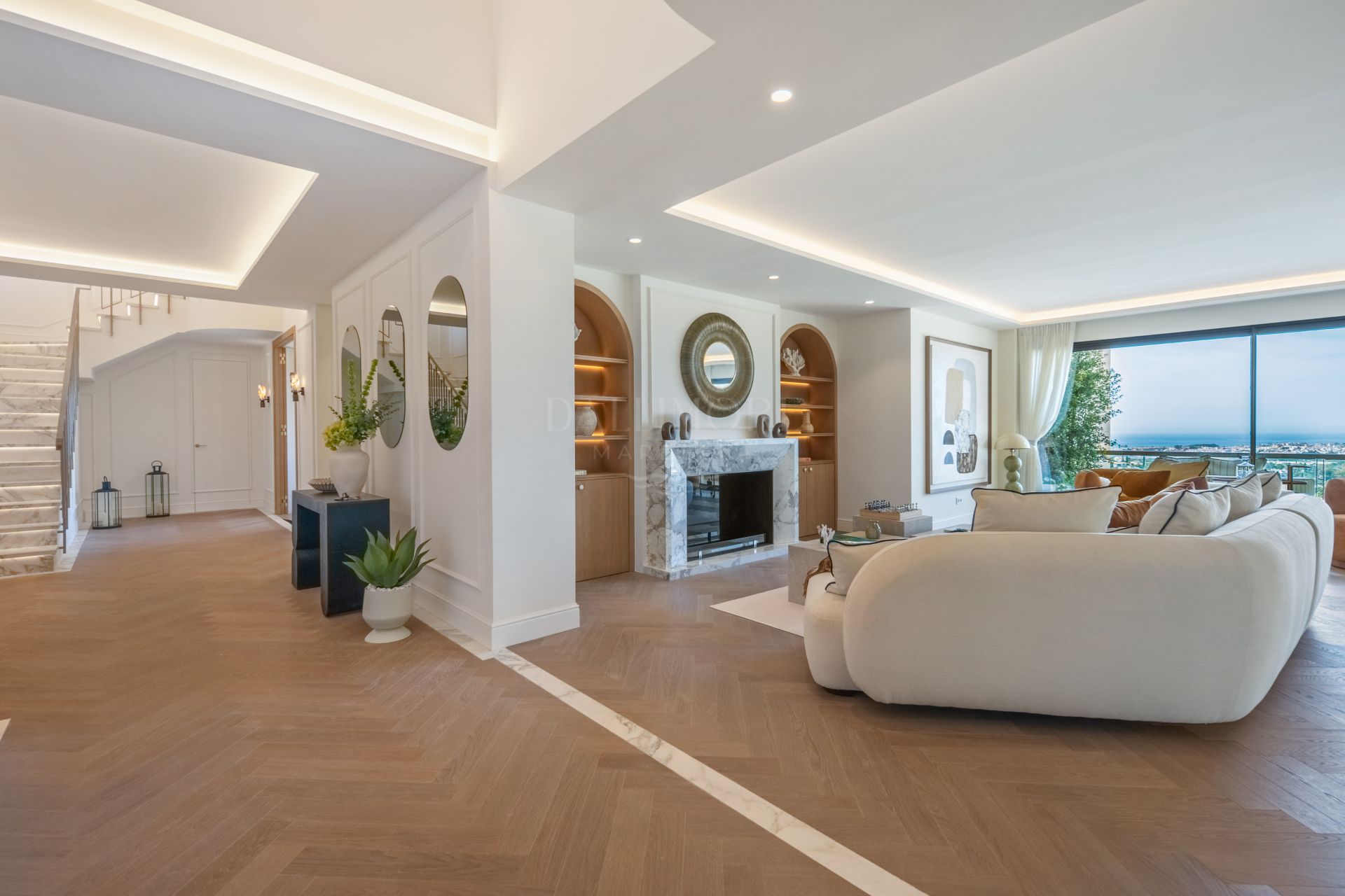 South-Facing Five-Bedroom Residence with Expansive Terraces