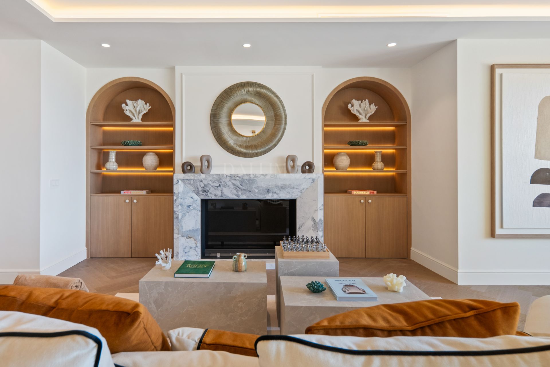South-Facing Five-Bedroom Residence with Expansive Terraces