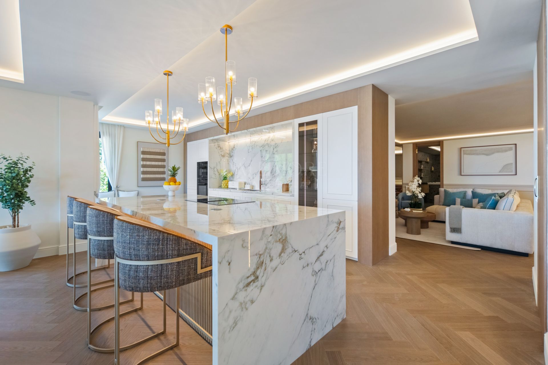 South-Facing Five-Bedroom Residence with Expansive Terraces