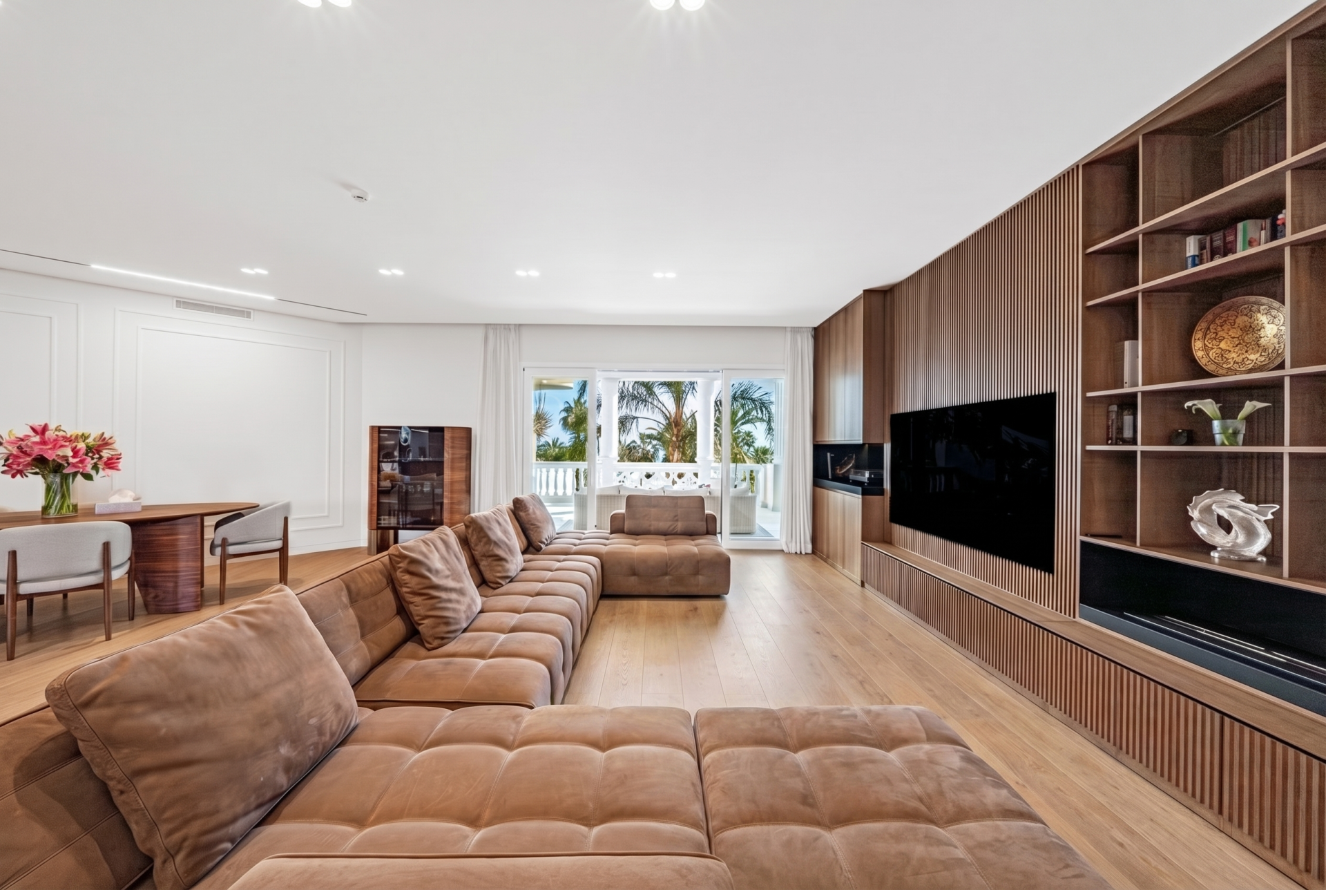 Frontline Beach Living with Tropical Gardens and Resort Pools