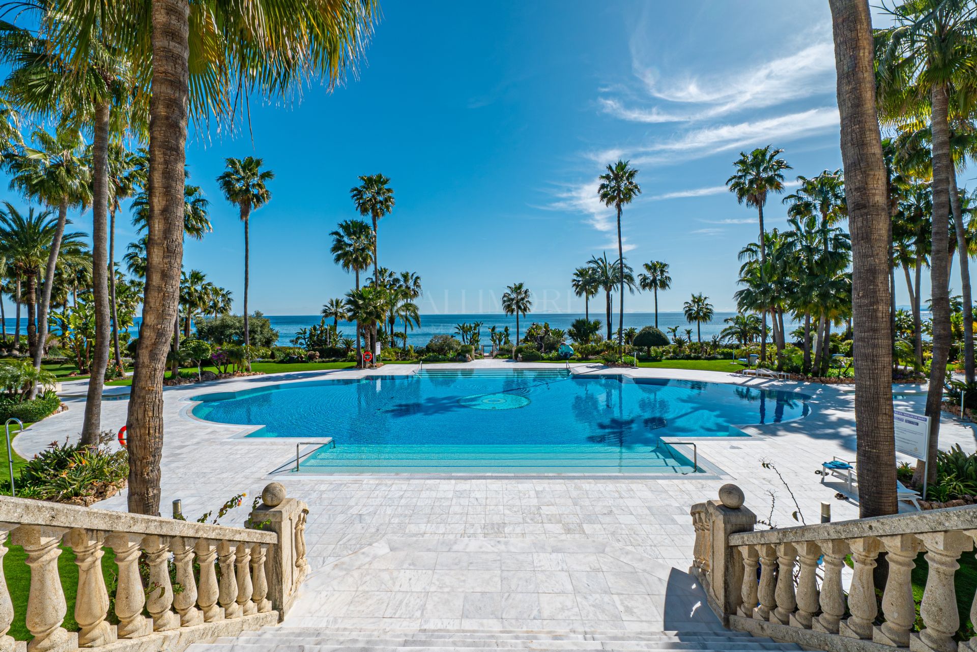 Frontline Beach Living with Tropical Gardens and Resort Pools