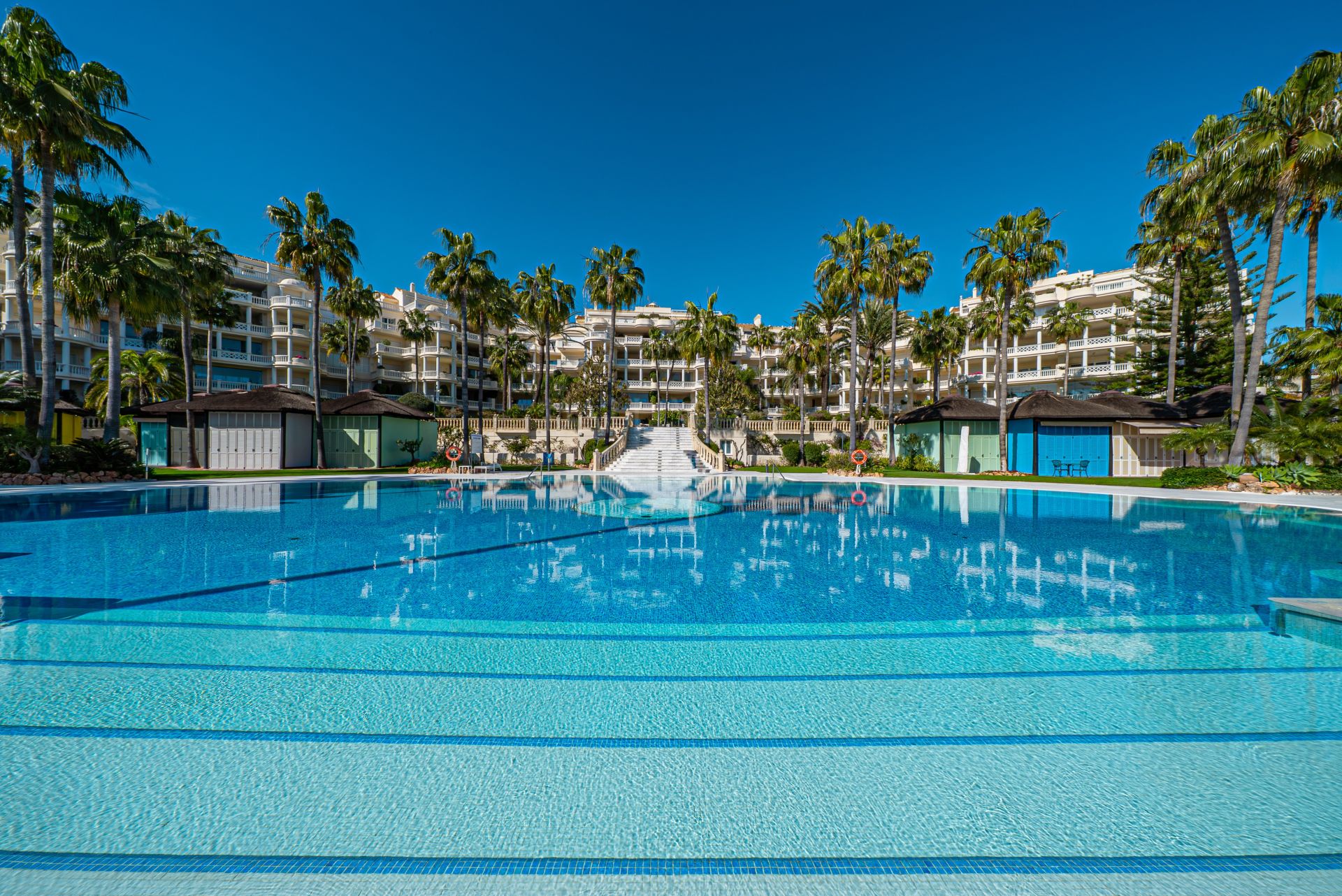 Frontline Beach Living with Tropical Gardens and Resort Pools