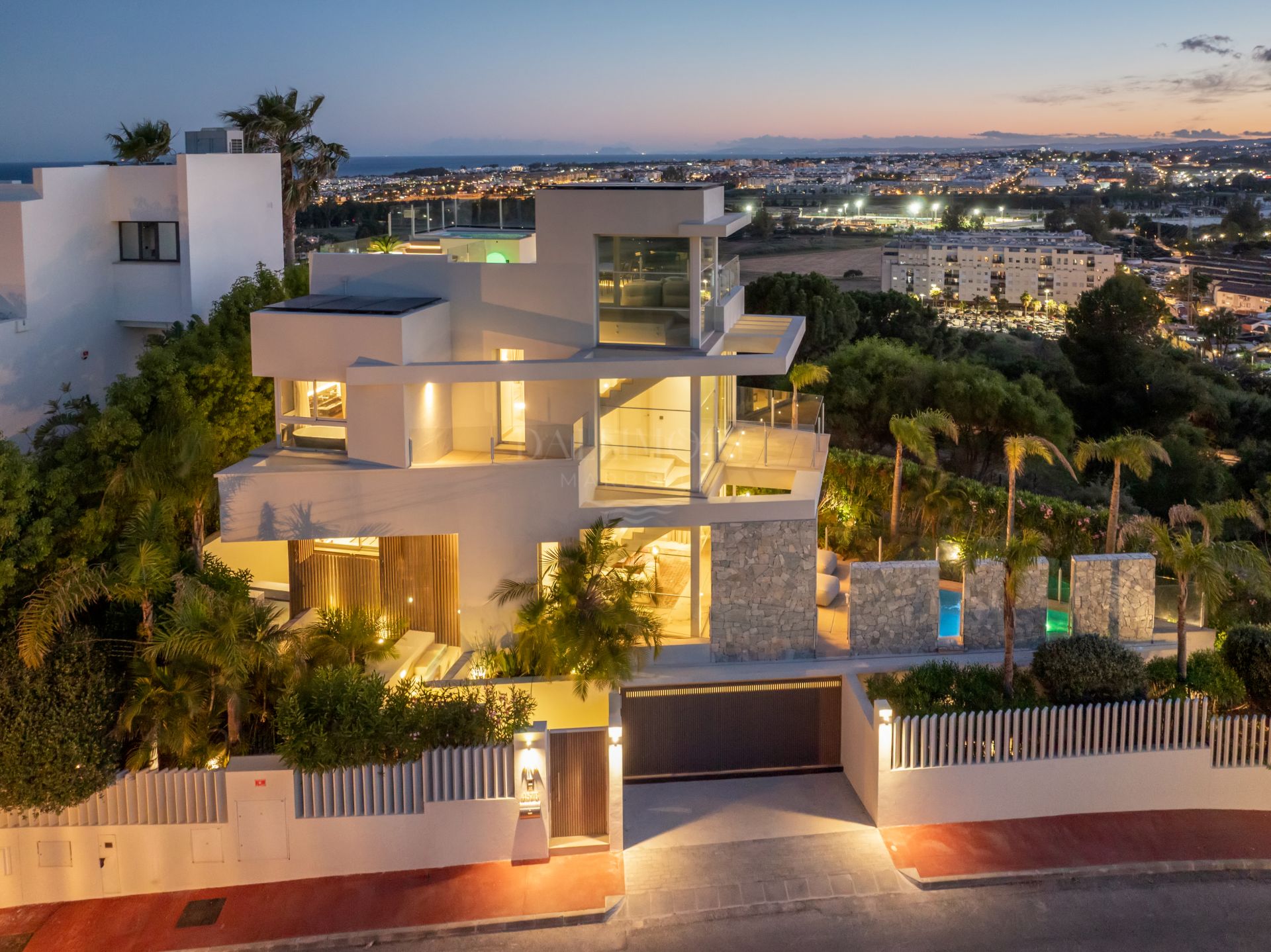 Villa contemporánea de cuatro dormitorios con vistas panorámicas