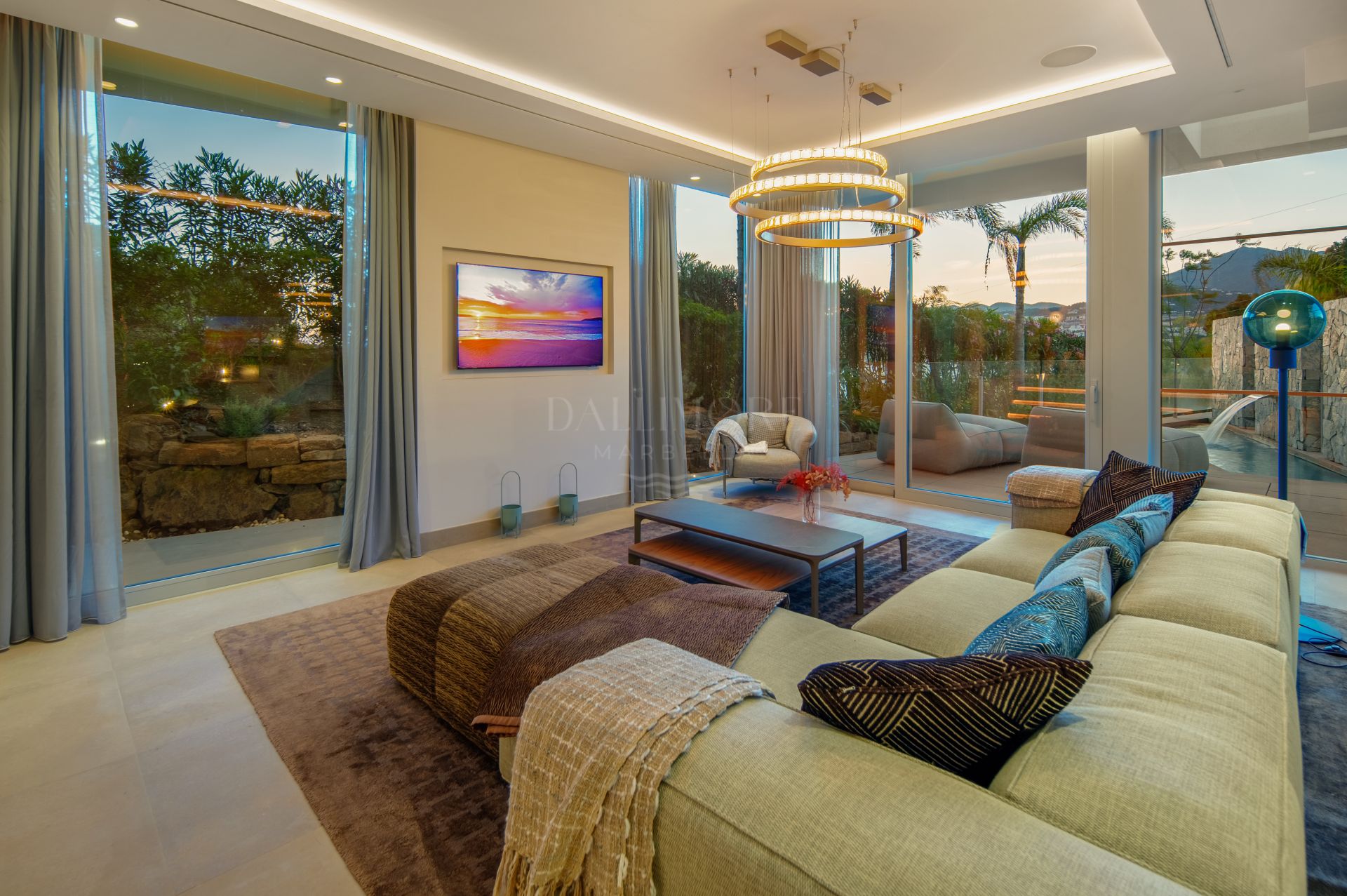 Villa contemporánea de cuatro dormitorios con vistas panorámicas