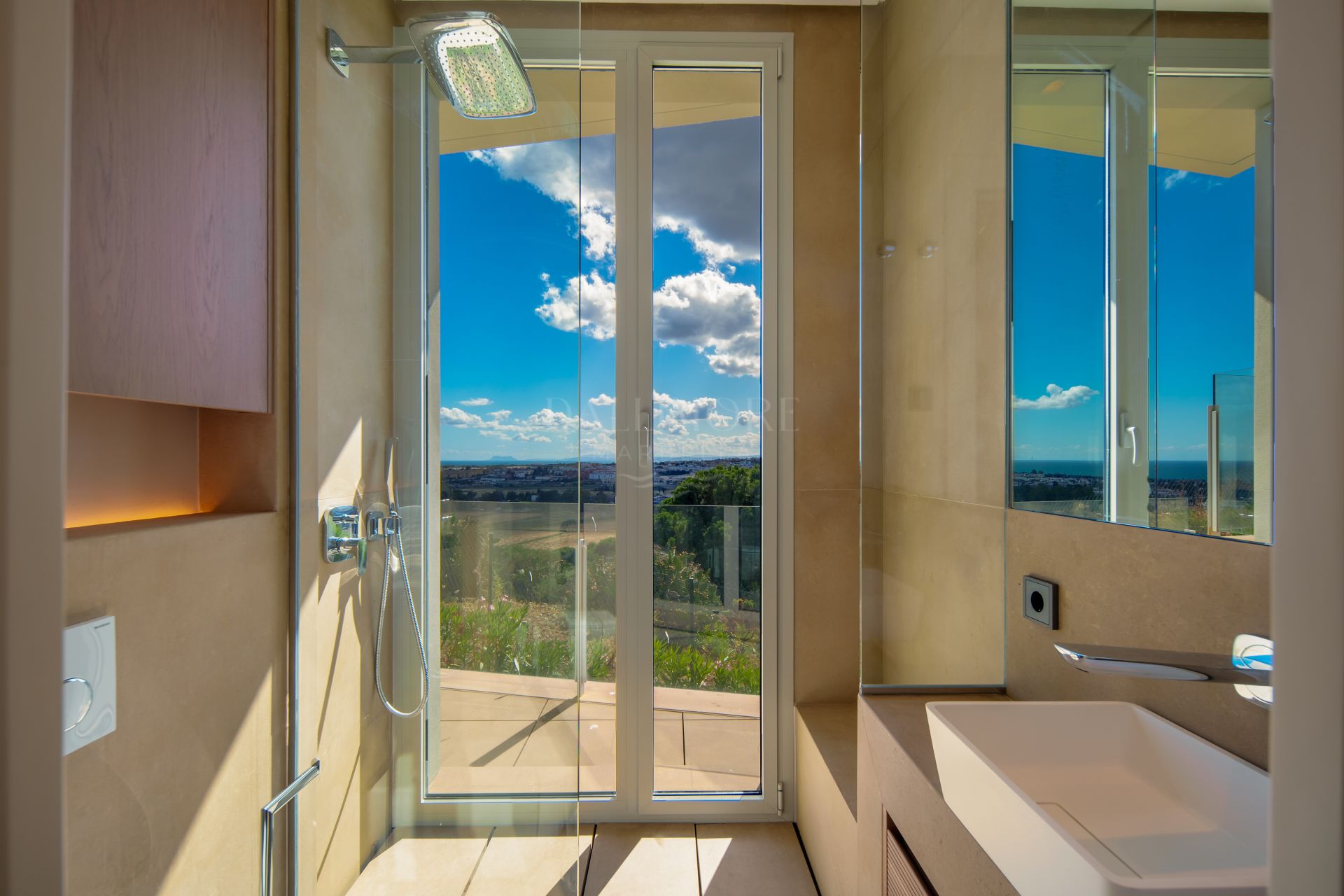 Villa contemporánea de cuatro dormitorios con vistas panorámicas