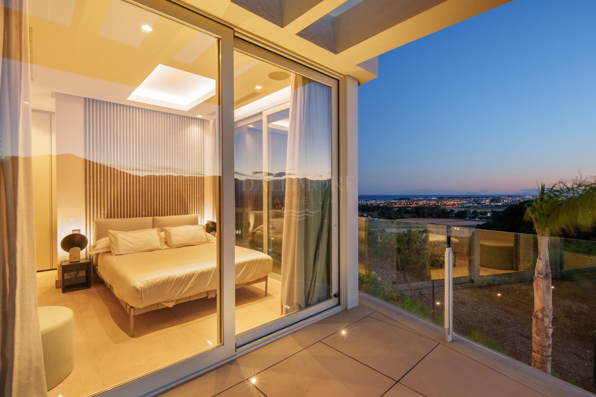Villa contemporánea de cuatro dormitorios con vistas panorámicas