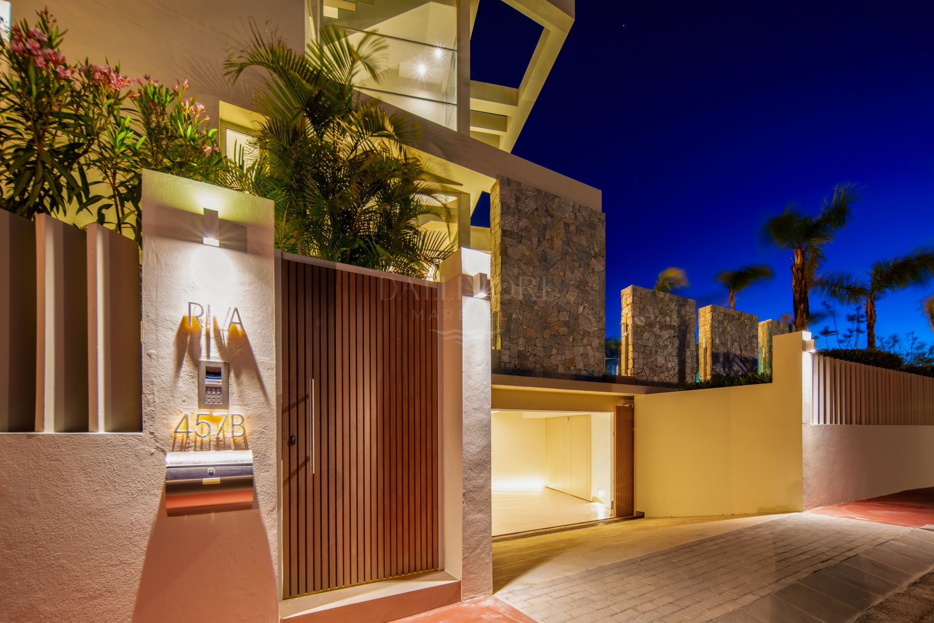 Villa contemporánea de cuatro dormitorios con vistas panorámicas